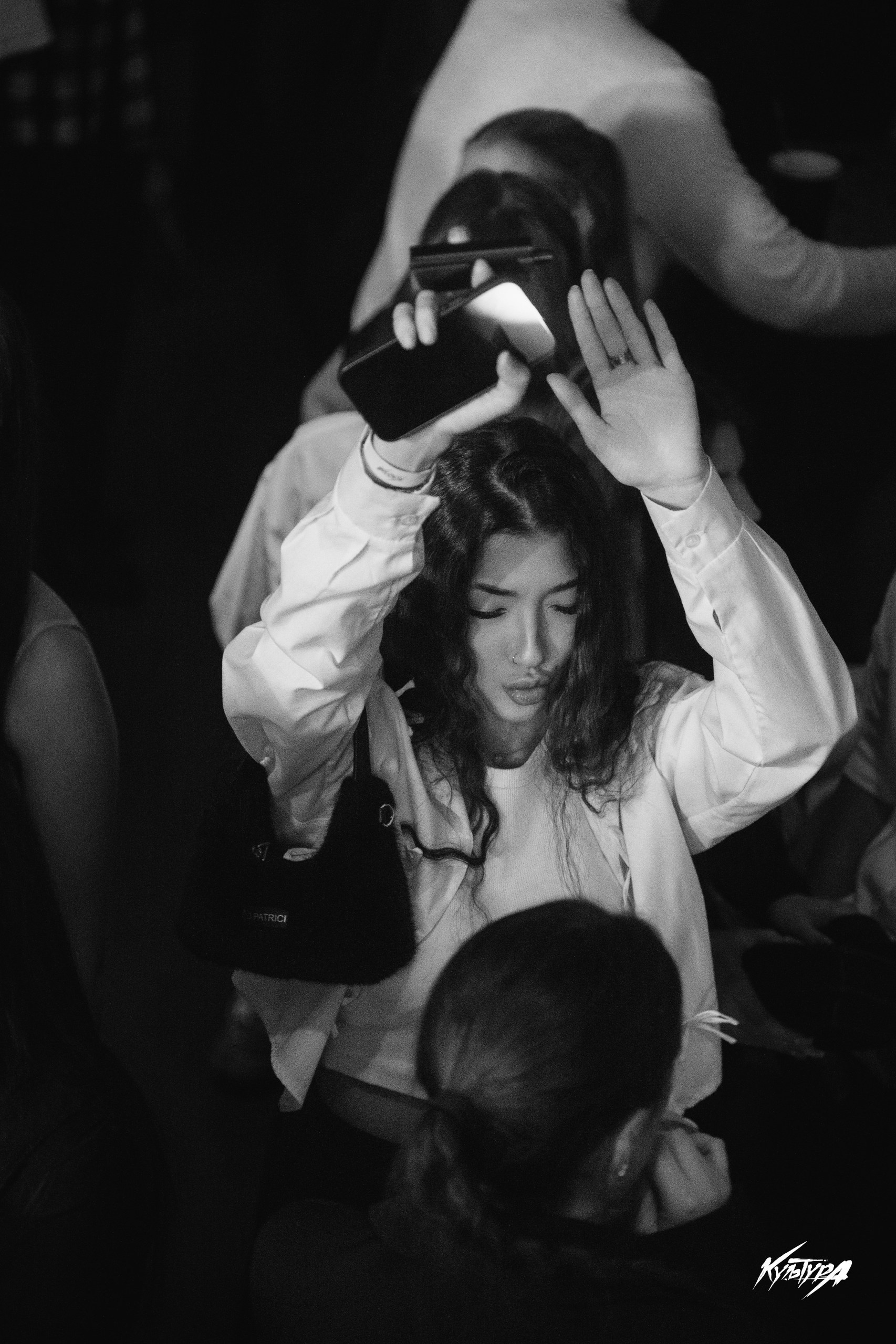 Фотосъемка в ночном клубе в Петропавловске-Камчатском, Репортажная съемка в клубе в Петропавловске-Камчатском, Профессиональная съемка ночной жизни в Петропавловске-Камчатском, Энергичные и атмосферные фото в клубе Камчатки, Стоимость и цена услуг клубной фотосъемки в Петропавловске-Камчатском.