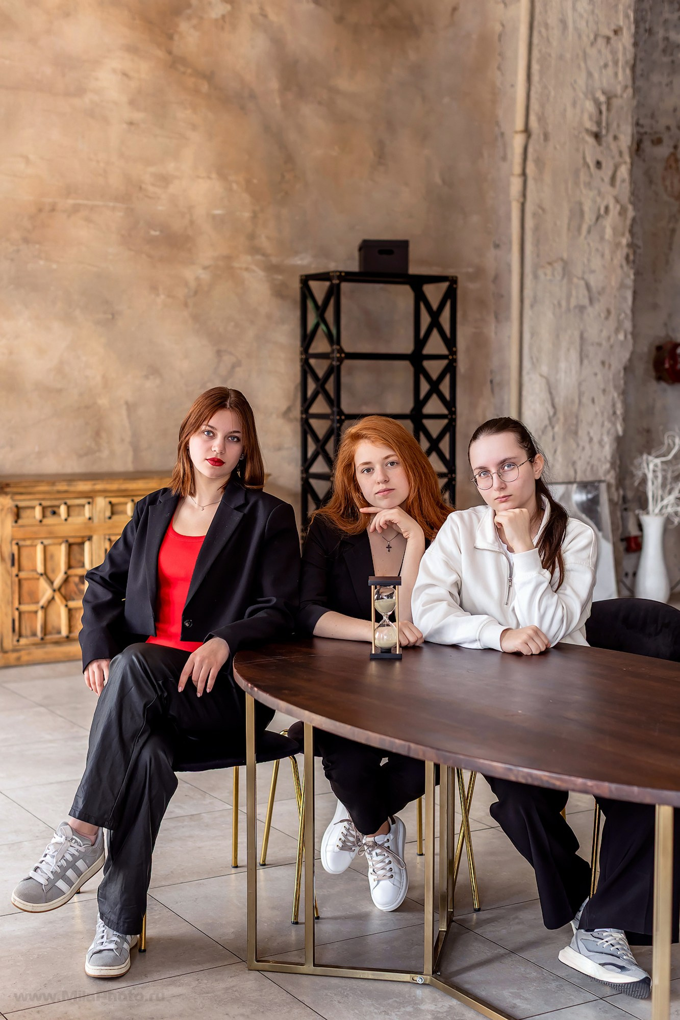 Галерея съемок в студиях. Фотограф и видеограф Москва. Свадебный фотограф, видеограф. Выпускные альбомы. Оживающие альбомы