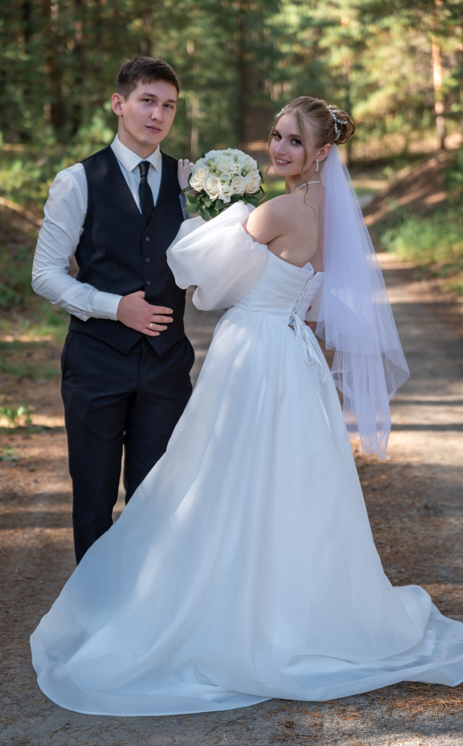 Торжественный день Валерия и Елены. Фотограф в Сузуне — Зоя Попова (Собственная фотостудия)