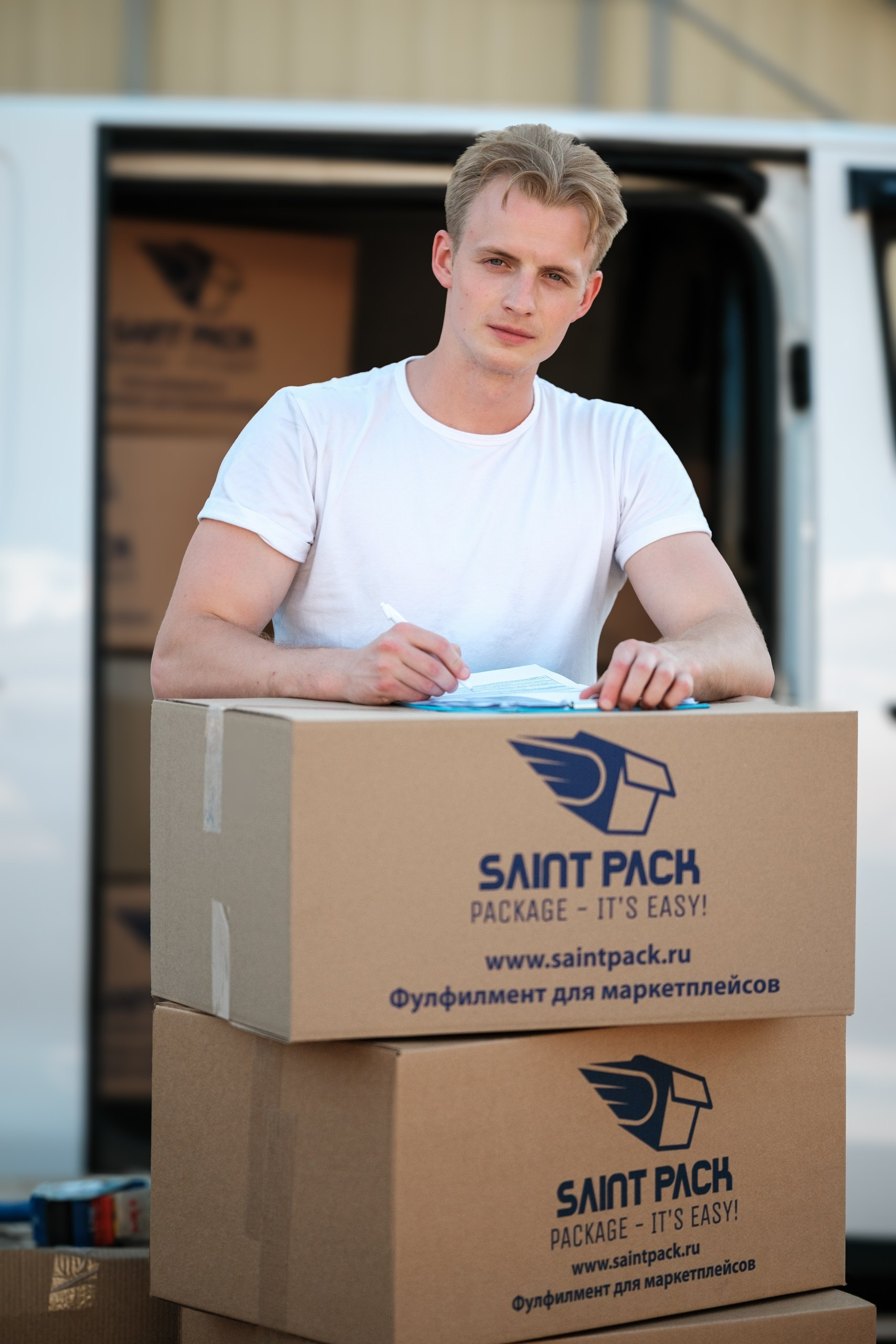 SaintPack, фуллфилмент. Интерьерный фотограф и видеограф в Санкт-Петербурге Вадим Балбашевский