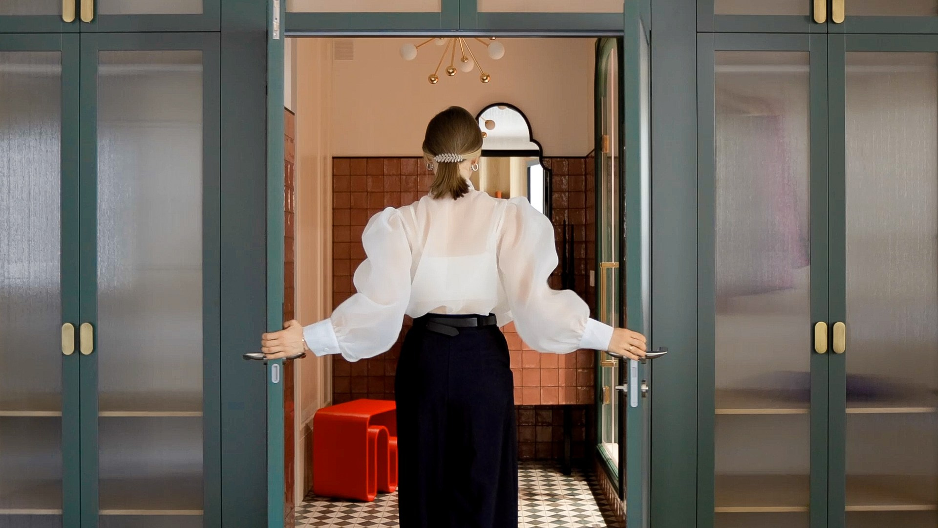 Интерьерное видео. Квартира для бизнес-леди. Ксения Лысенко. Интерьерный фотограф Дима Птицын и стилист Дарья Копылова