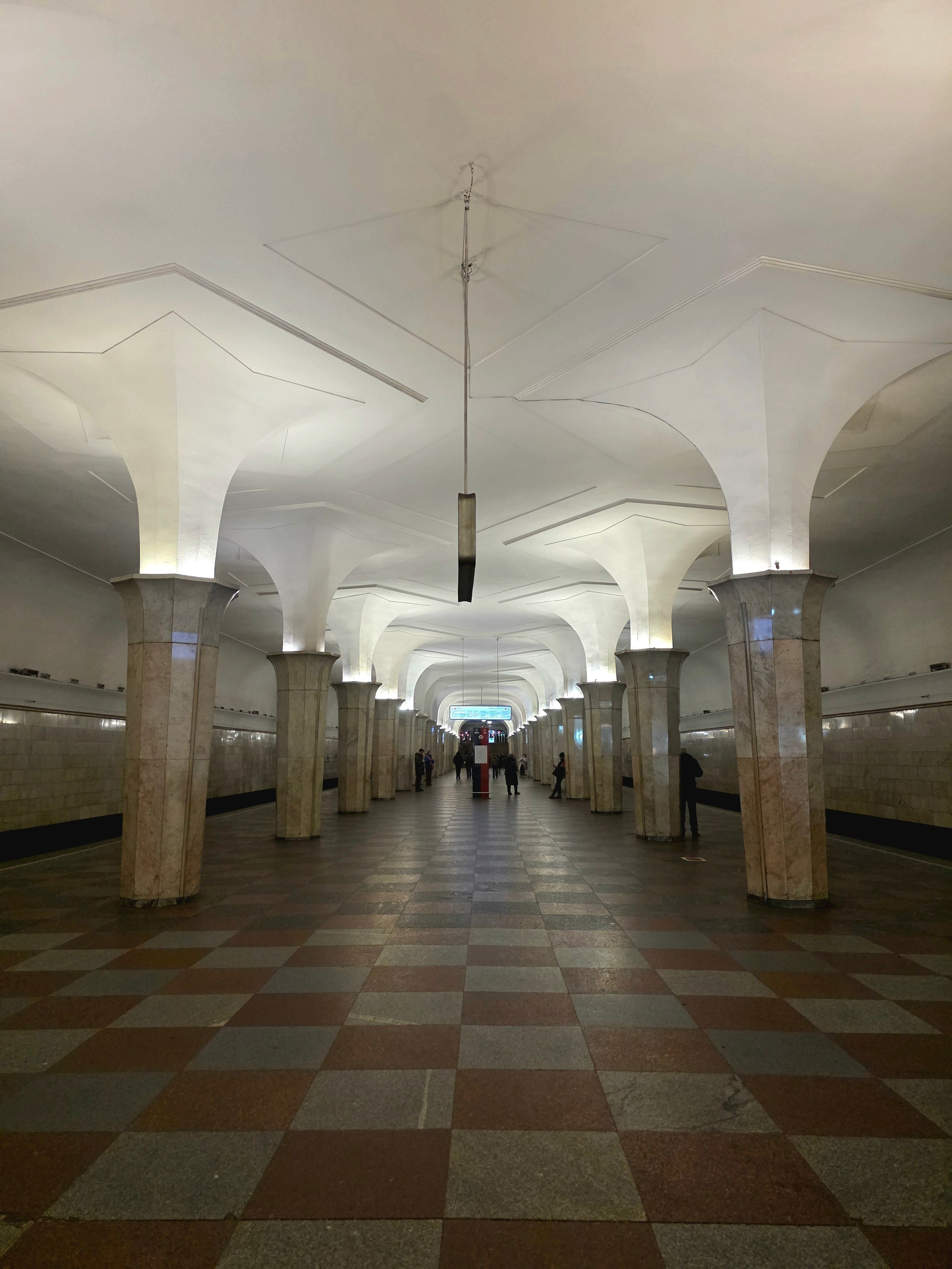 Парадные залы подземного дворца. П&П — Полезное с Приятным. Фотоэкскурсии — Москва на память. Экскурсовод и фотограф в Москве. Увези столицу в своём альбоме!