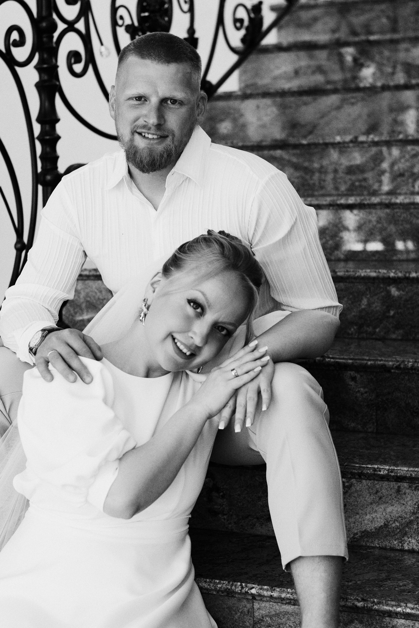 Свадебный фотограф в Тюмени — Фотосессия Павла и Марии на Набережной. Портретный фотограф Тюмень Дарья Мустафина