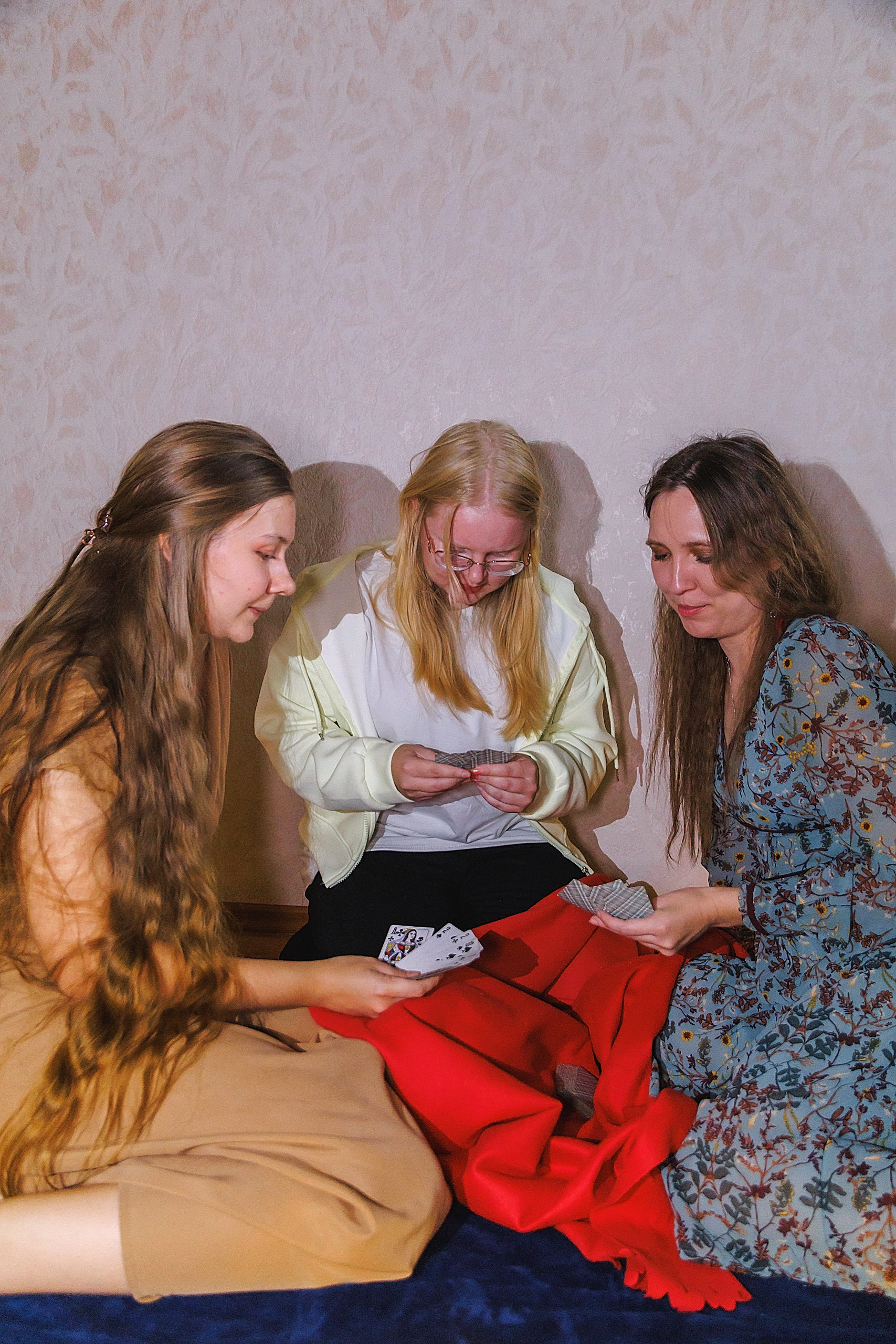 Тёплая осенняя фотосессия дома: уют, игры и эмоции | Барнаул