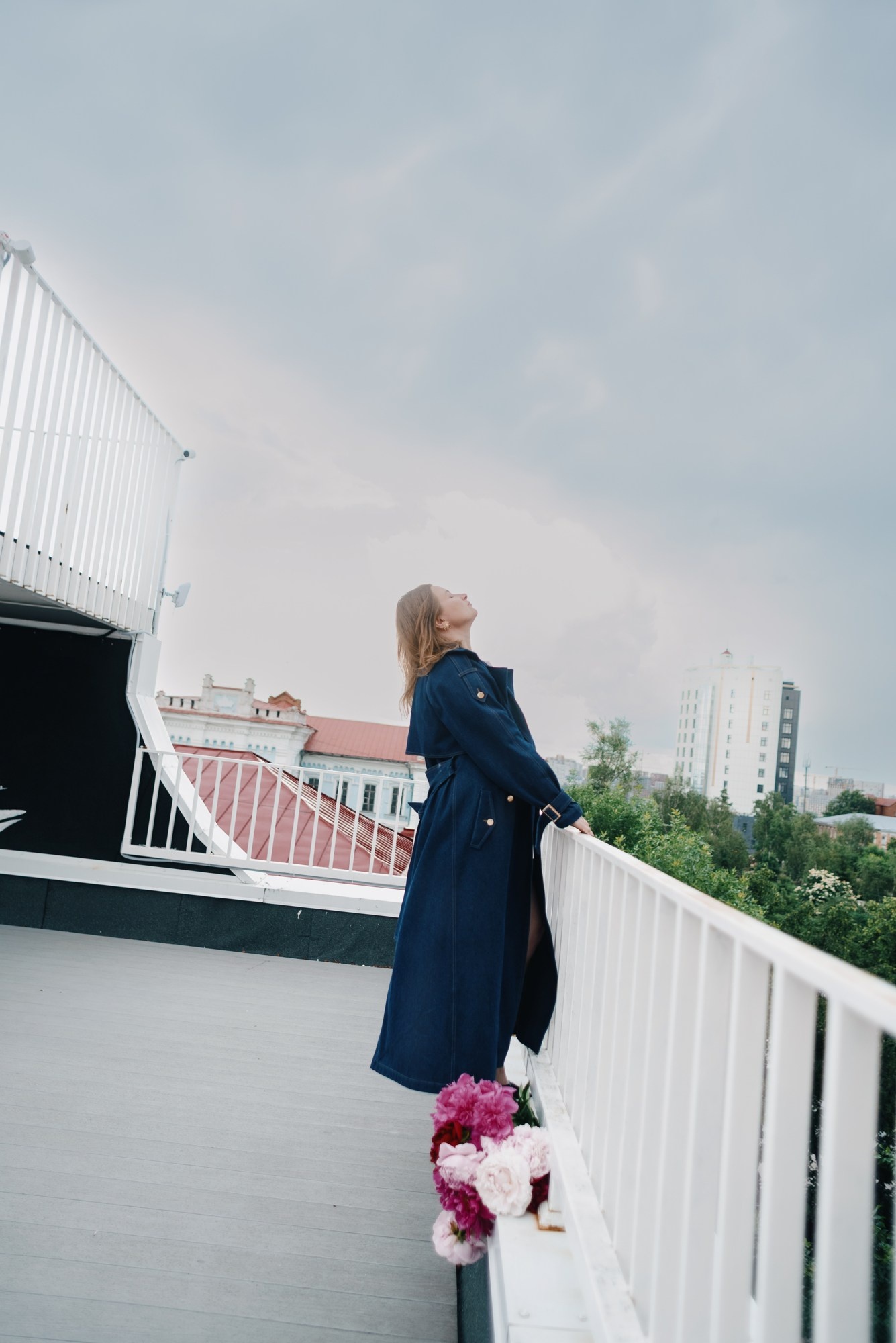 Фотограф Тюмень — Уличная фотосессия на крыше | Дарья Мустафина