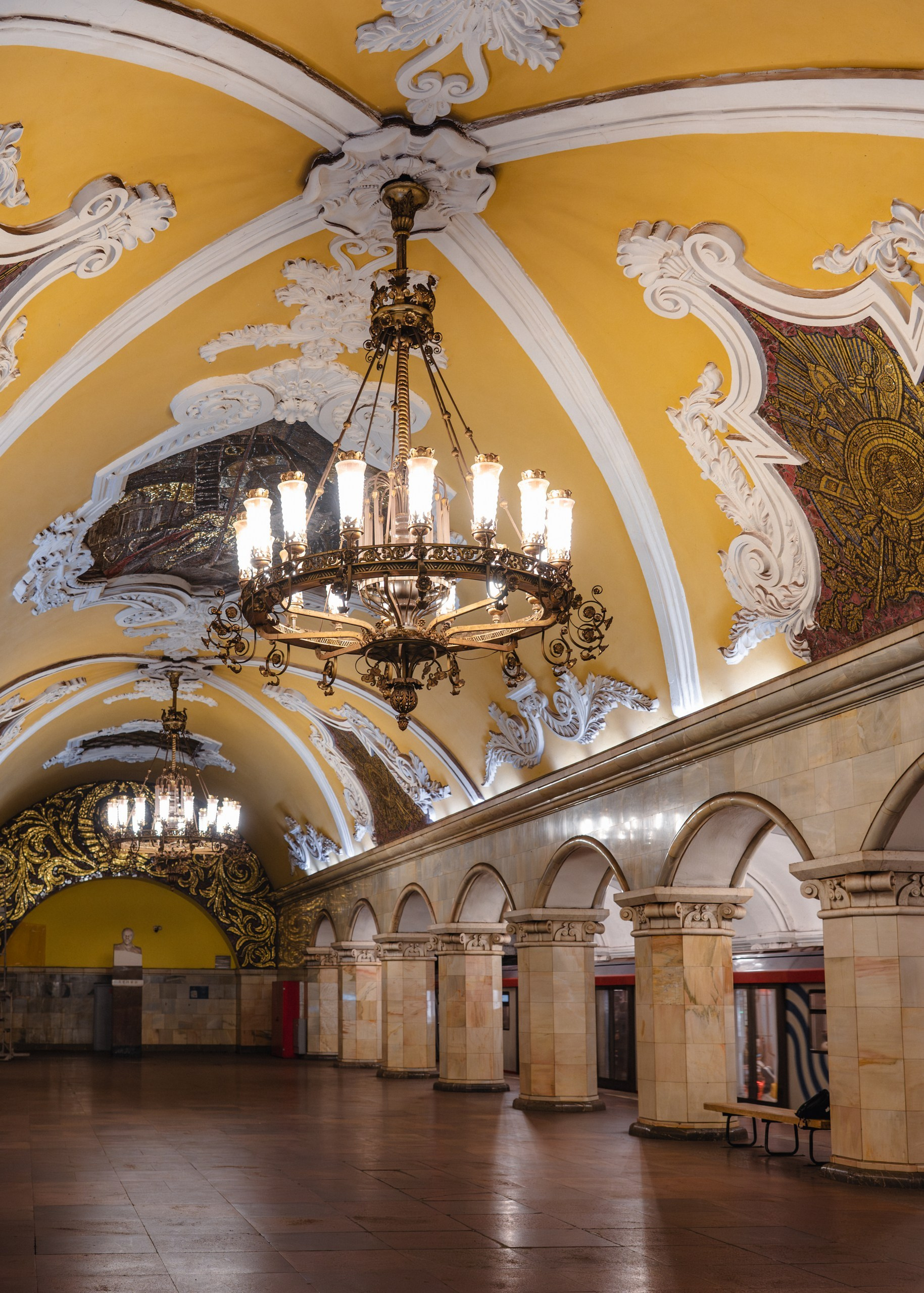 Парадные залы подземного дворца. П&П — Полезное с Приятным. Фотоэкскурсии — Москва на память. Экскурсовод и фотограф в Москве. Увези столицу в своём альбоме!