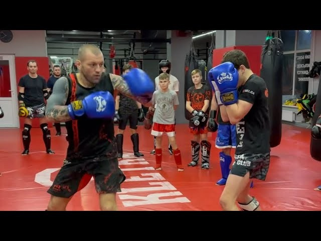 Клуб единоборств, тайского бокса и джиу-джитсу KLETKA