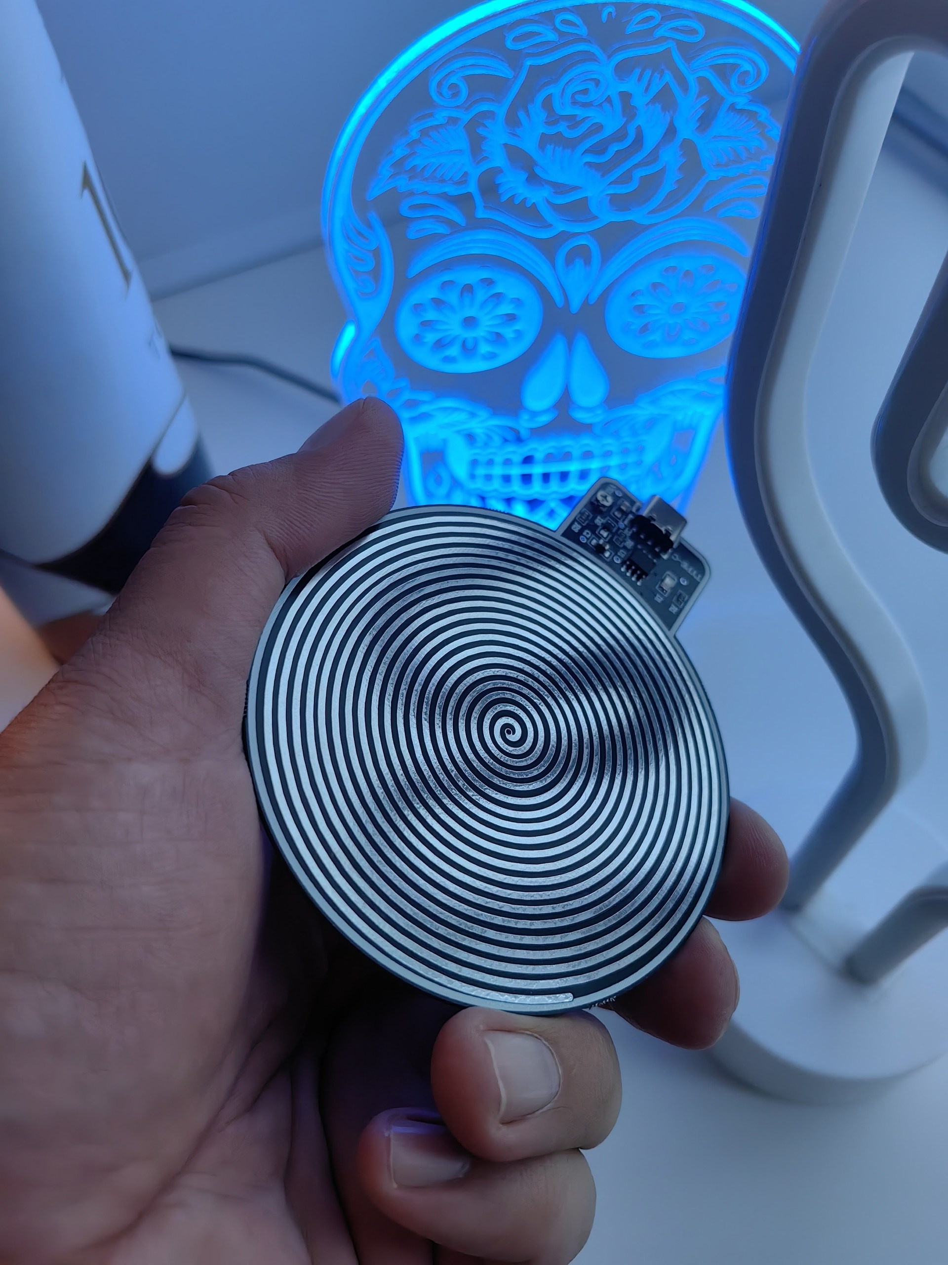 На_повестке пробка 50×70, смешанные технологии. IZTENI ART