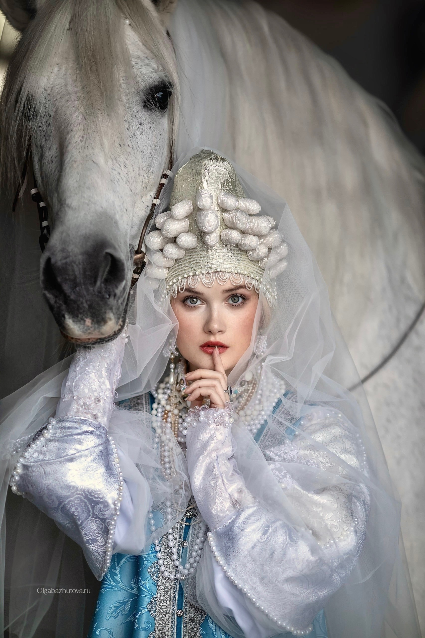 Снежная зима. Русские народные костюмы в Москве