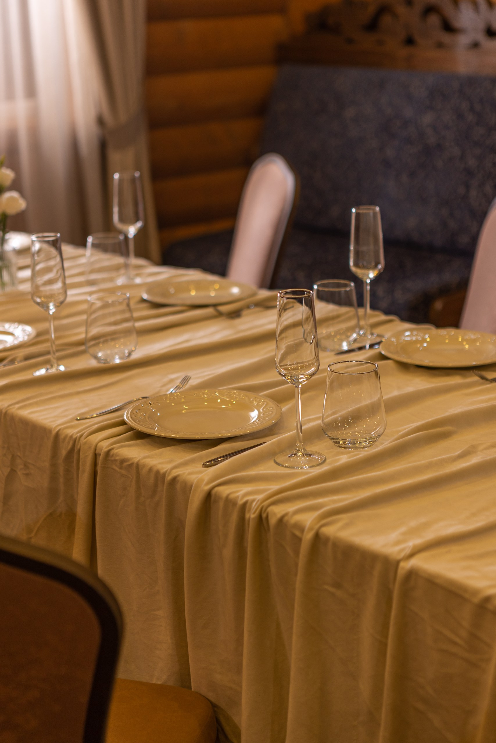 Банкетный зал «Гжель», ресторана «Дача ". Фотограф в Оренбурге. Профессиональный фотограф