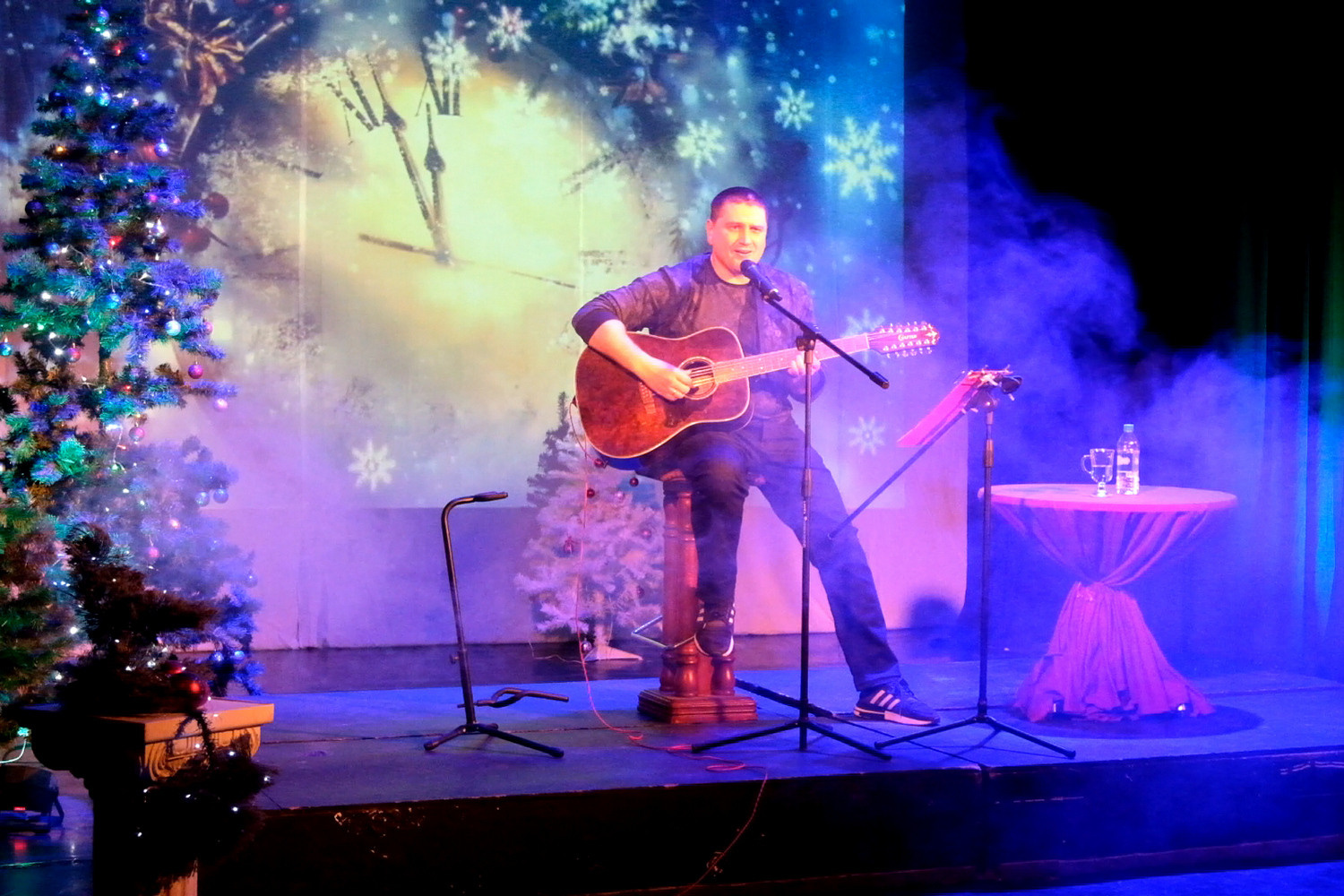 Олег Никитин - бард, автор-исполнитель. Концерт, душевная песня, авторская песня