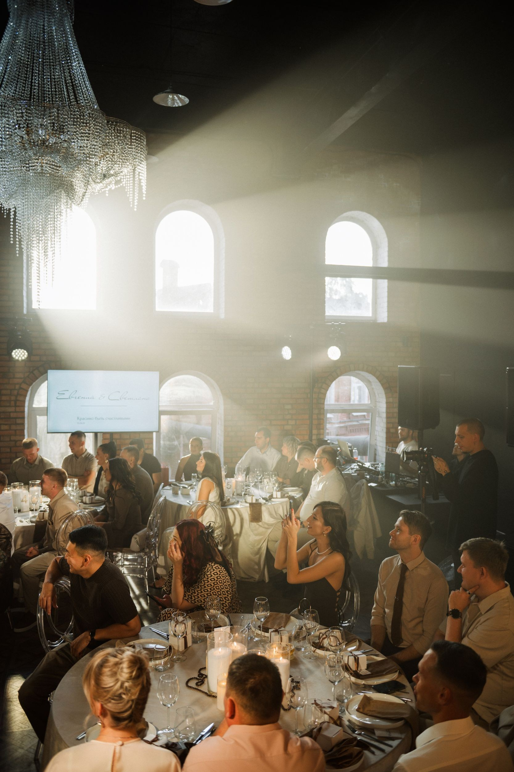 профессиональный свет на свадьбу в The Hide