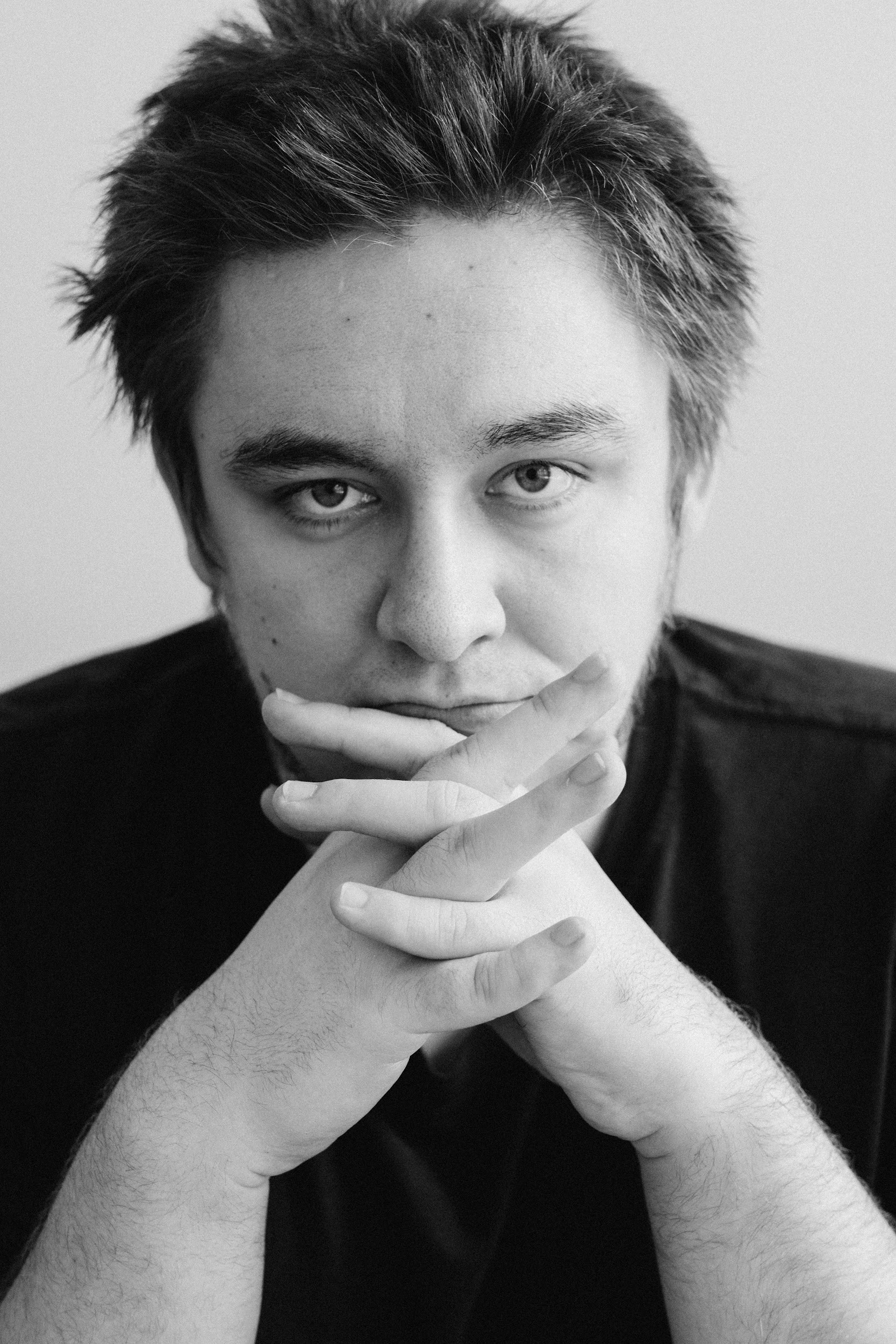 мужской фотограф Алматы Бизнес фотограф алматы Корпоративный фотограф алматы Бизнес портрет алматы подарить сертификат схъемка мужская подарок мужчине