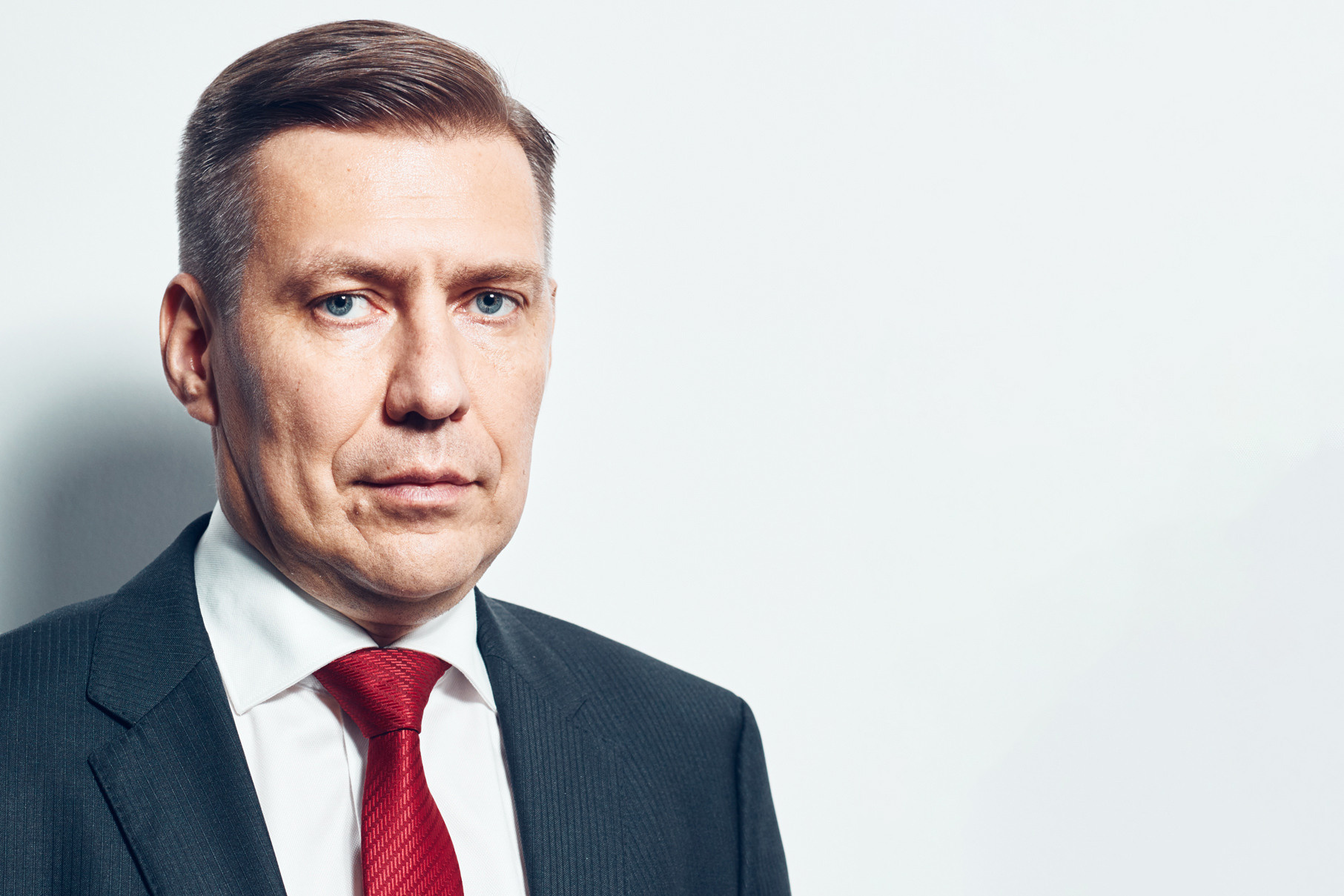 Деловой бизнес портрет. Бизнес портрет Аэросъемка Интерьерная съемка Тюмень