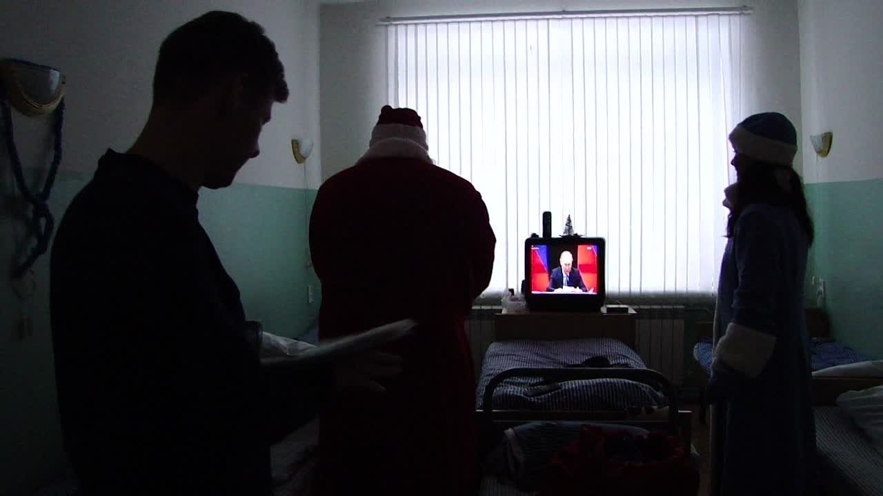 Новогодние подарки для раненых госпиталя в п.Мулино. НРОО КЦ "Собаковод"