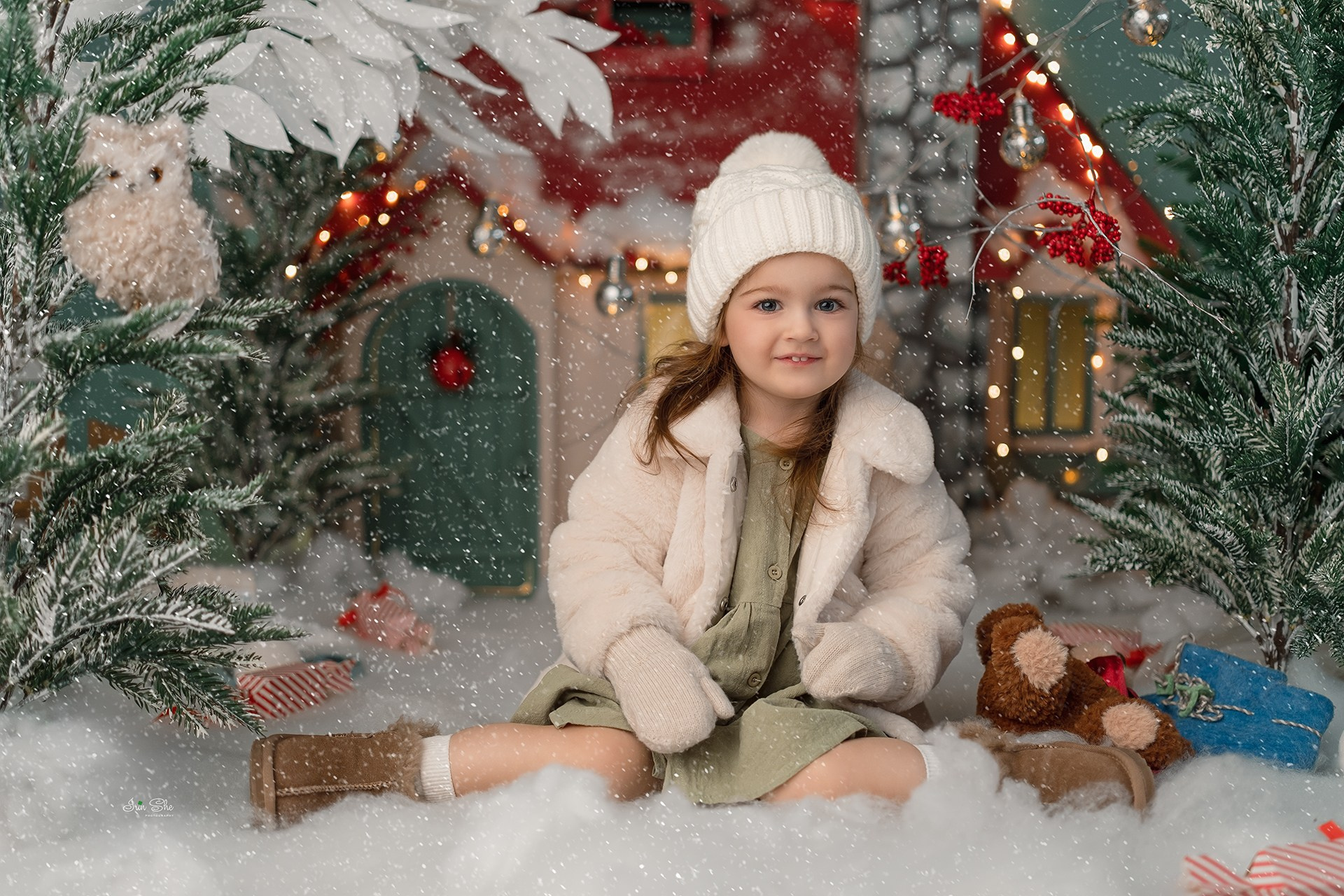 Фотосессия с домиком зимой. Детский фотограф в Южно-Сахалинске Irin She Simanovich