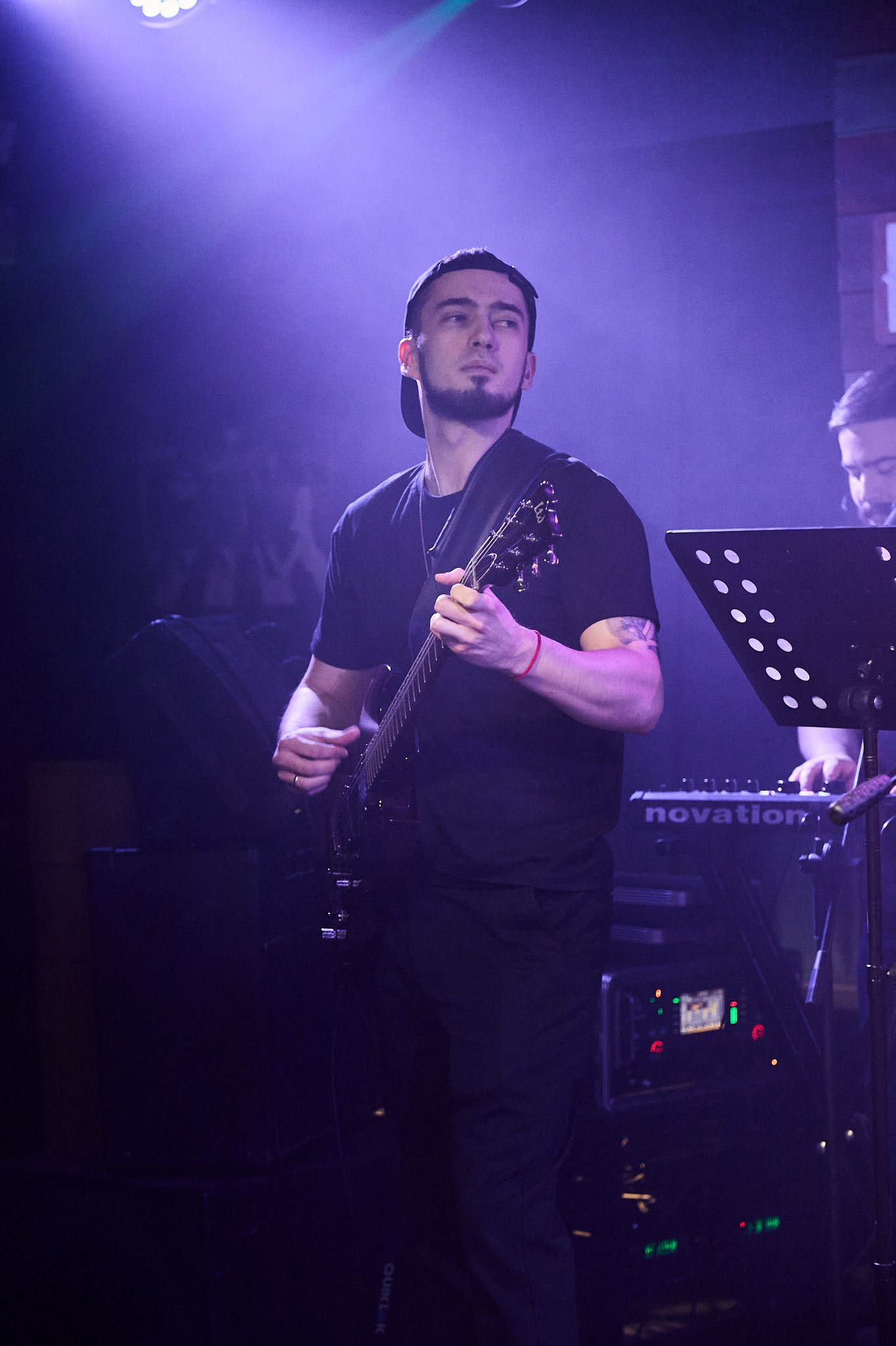 Концерт в баре «Гости». Фотограф Омск | Александр Вандеров