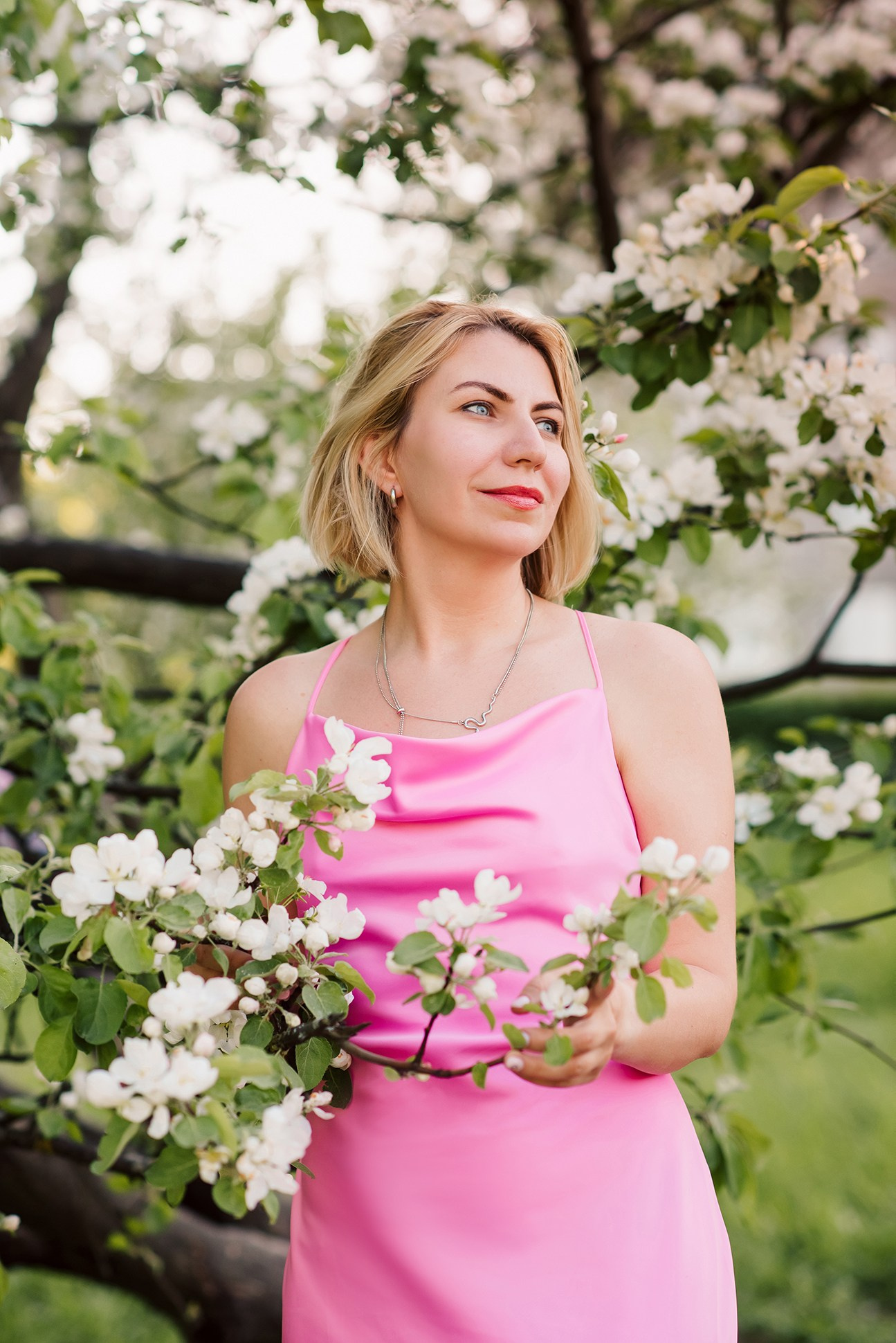 Фотосессия в яблонях в СПб, Фотосессия в цветении СПб. Семейный и Свадебный фотограф. Санкт-Петербург. Пушкин