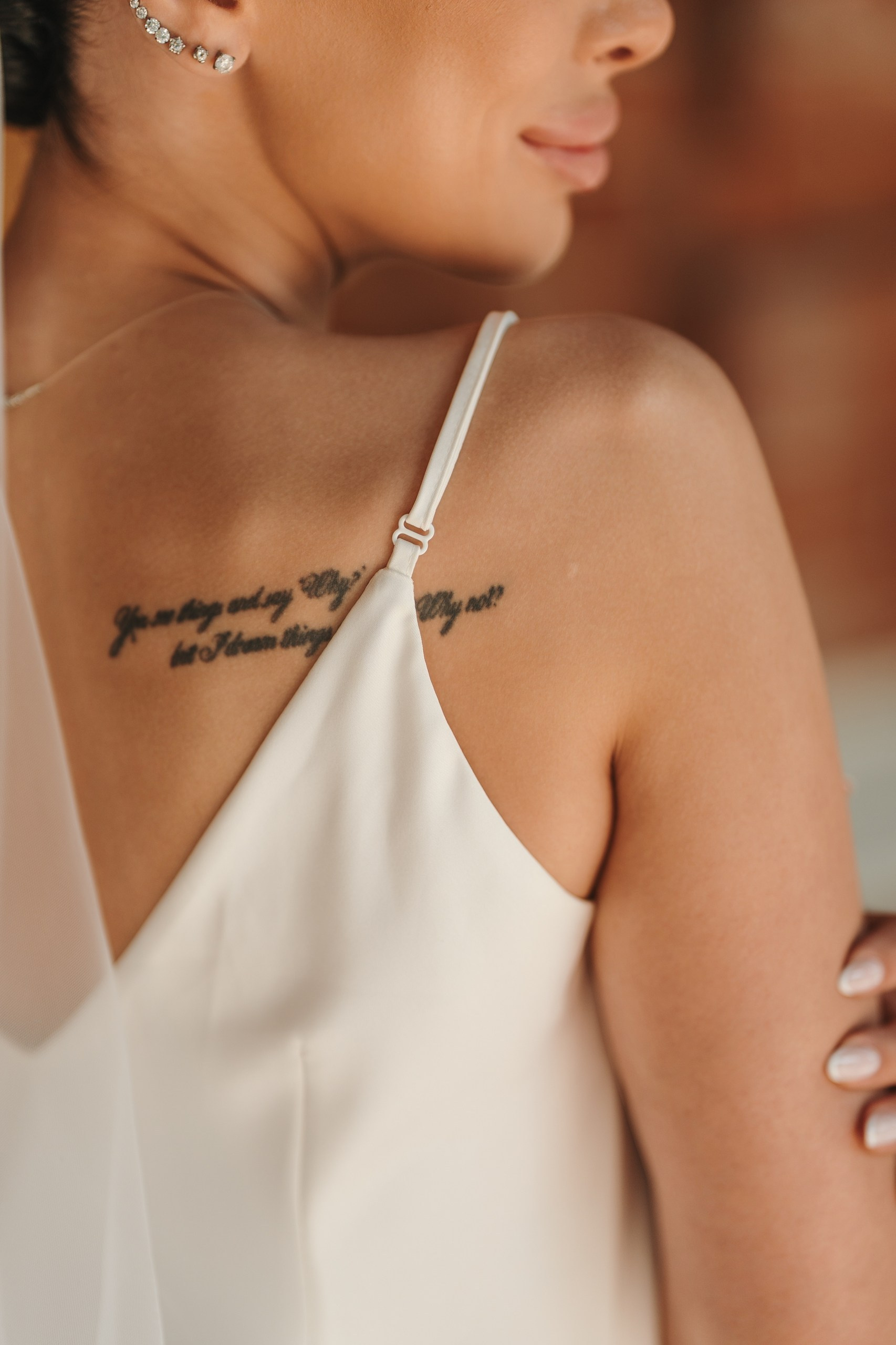 Свадьба 7 июня 2026 года — фотосессия, ЗАГС и банкет в шатре «Под облаками» в Нагаево с ведущим Артуром Ильясовым