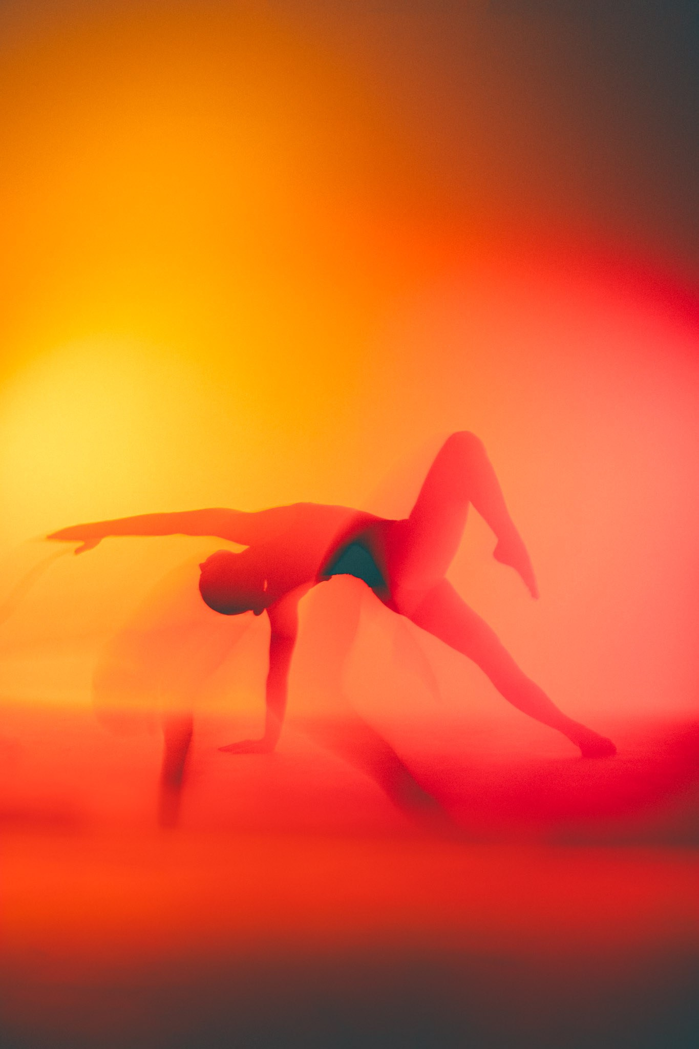 Works. Фотограф с цветным светом и оператор в Москве | Лиля Кичигина