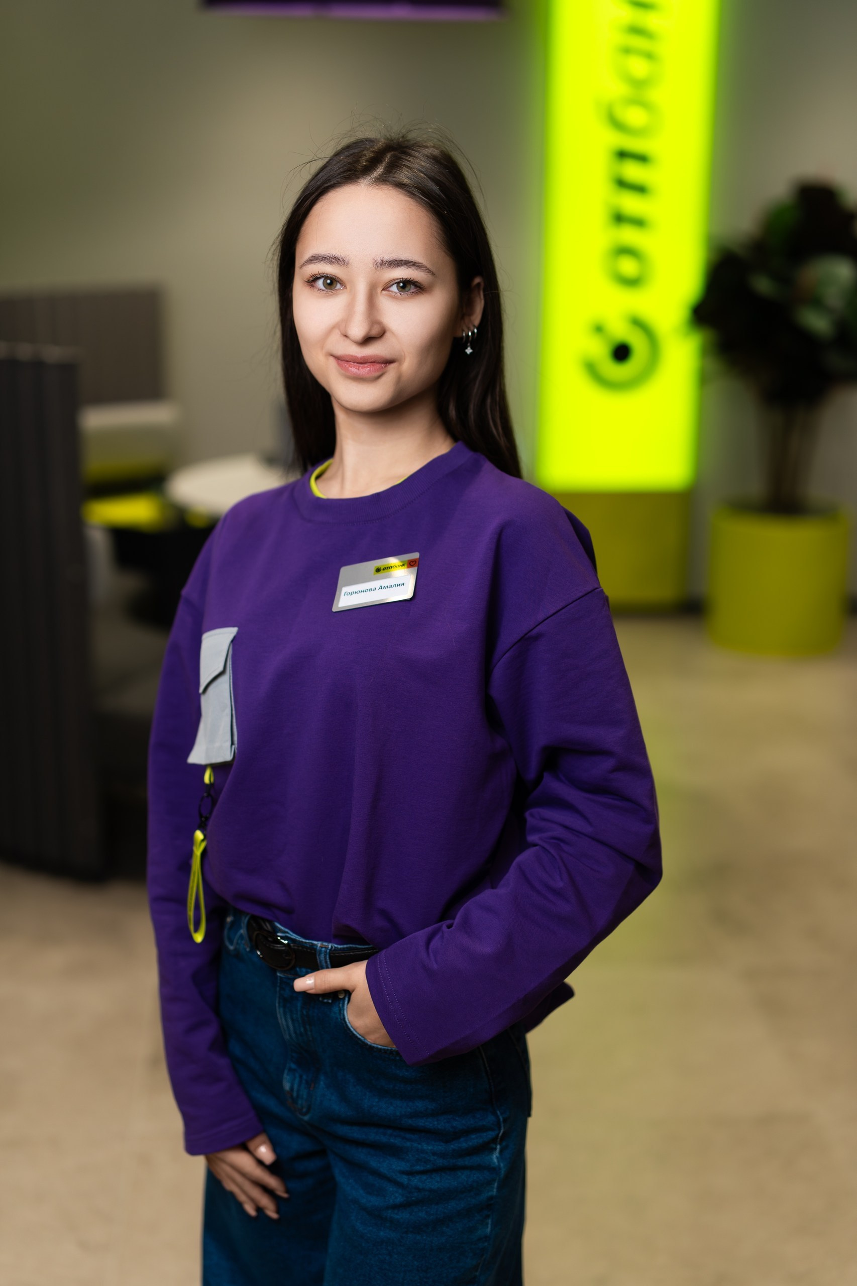 Открытие нового офиса ОТП Банка в Уфе — интерьер, сотрудники, ленточка