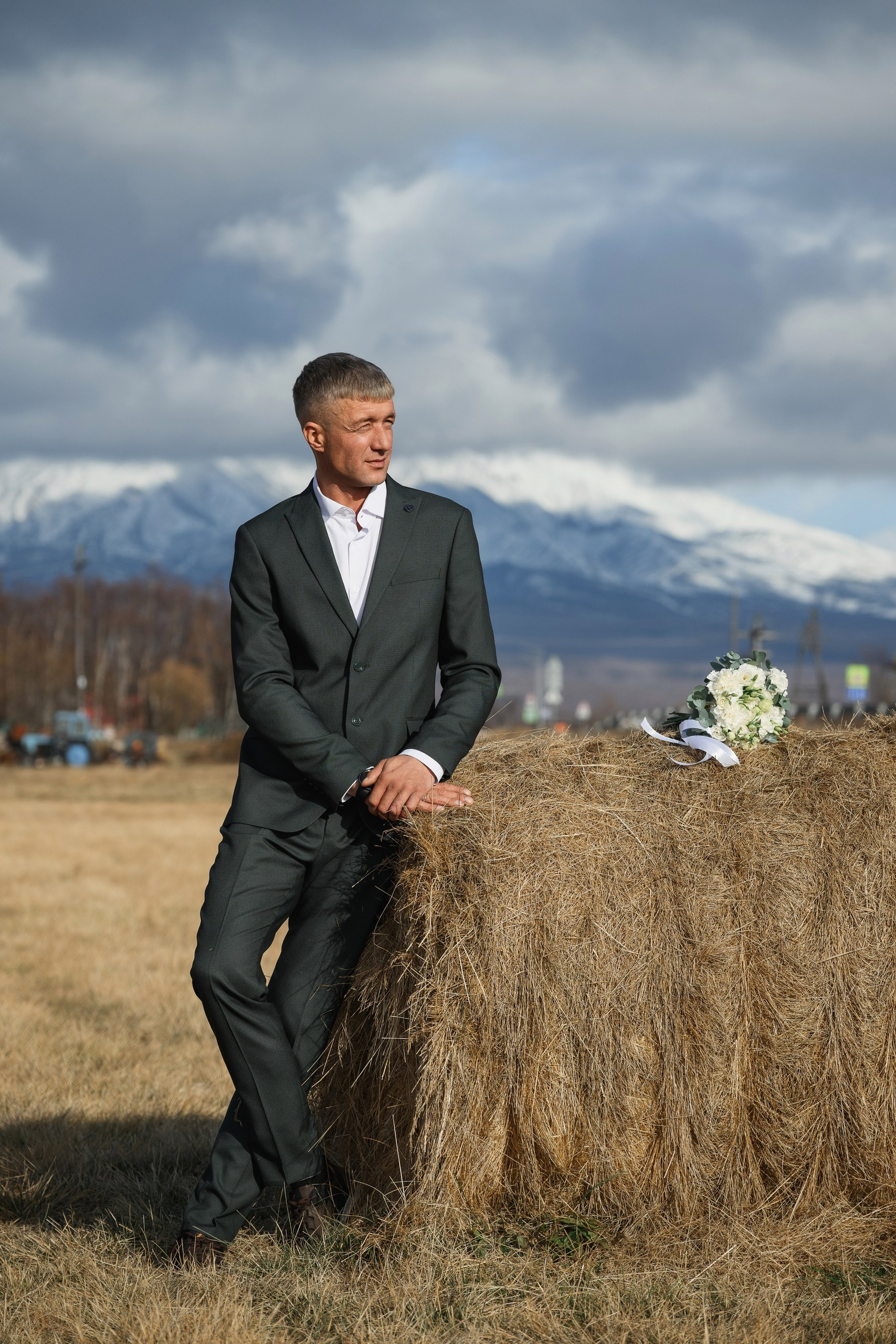 Фотосъемка свадьбы в Петропавловске-Камчатском. Свадебная фотография в Петропавловске-Камчатском на природе. Профессиональная фотосъемка свадьбы в Петропавловске-Камчатском в летний сезон. Эмоциональная фотосъемка свадьбы в Петропавловске-Камчатском с семьей. Стоимость фотосъемки свадьбы в Петропавловске-Камчатском.
