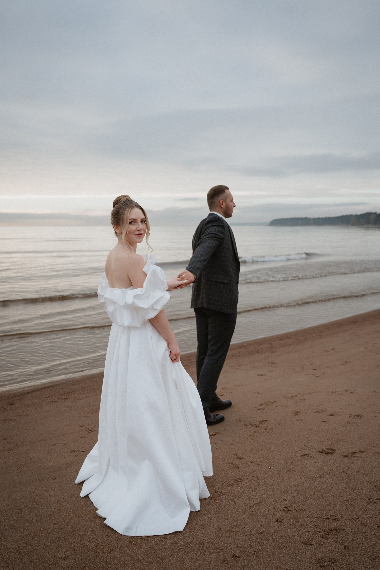 свадебная фотосессия на берегу Финского залива