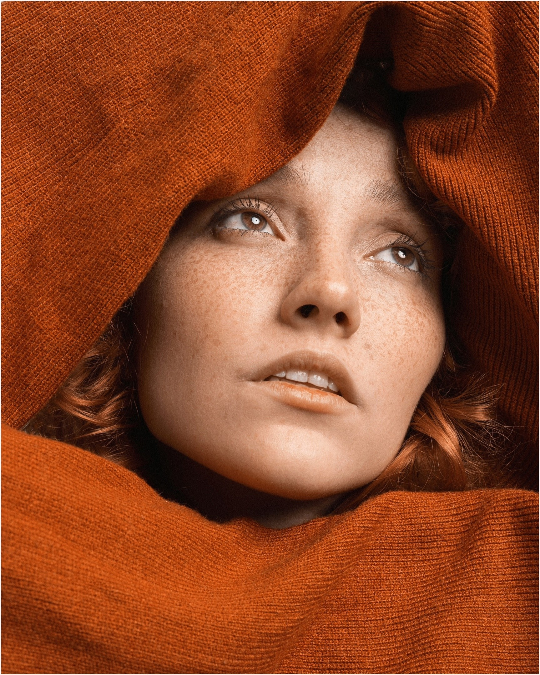 НОВЫЕ СЪЕМКИ В СТУДИИ — ОНА (ПЛАН)