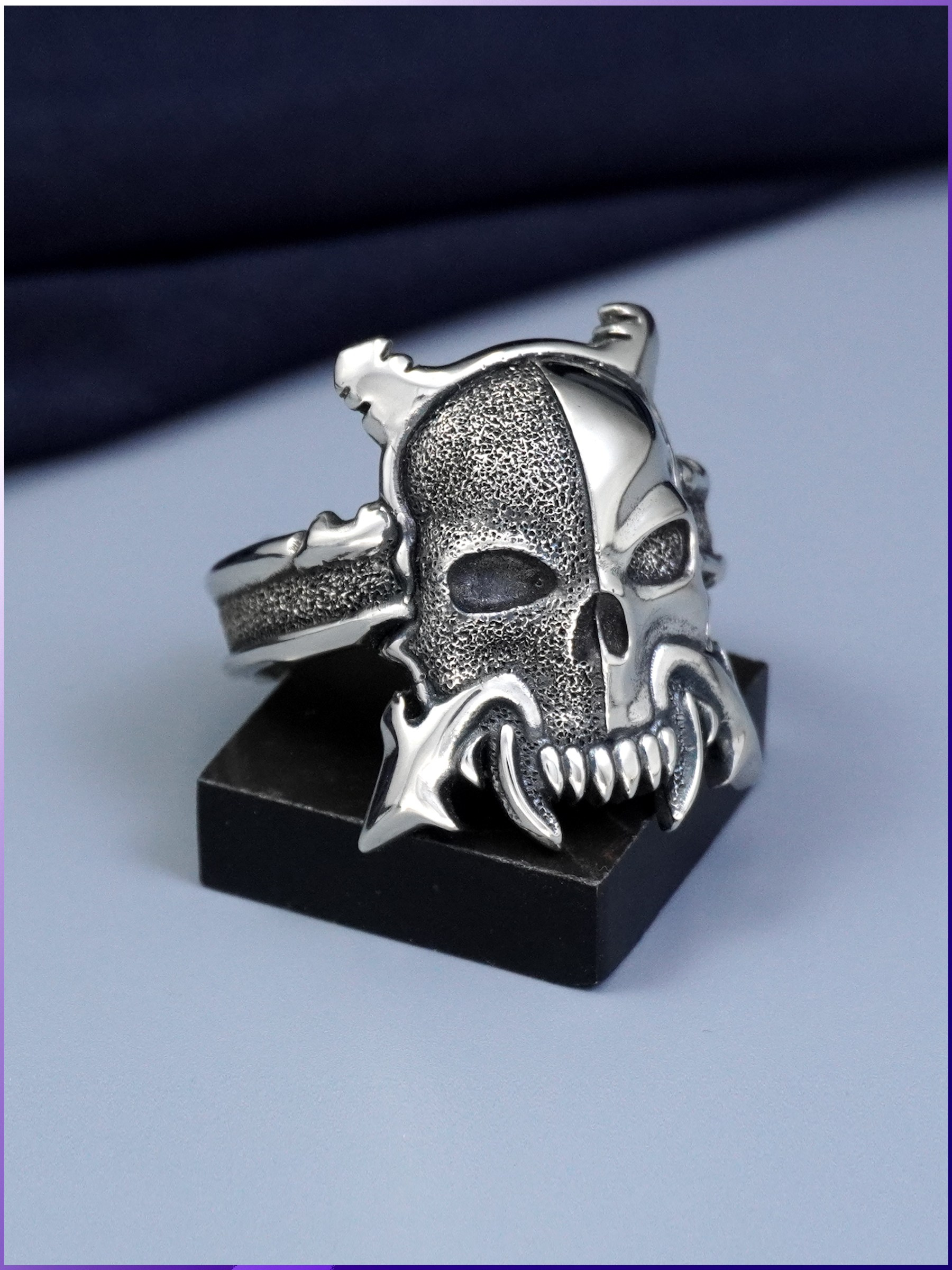 Эксклюзивное кольцо «Сыны Злобы» по вселенной Warhammer 40k от мастерской Joker‑Studio: оригинальное мужское украшение на заказ