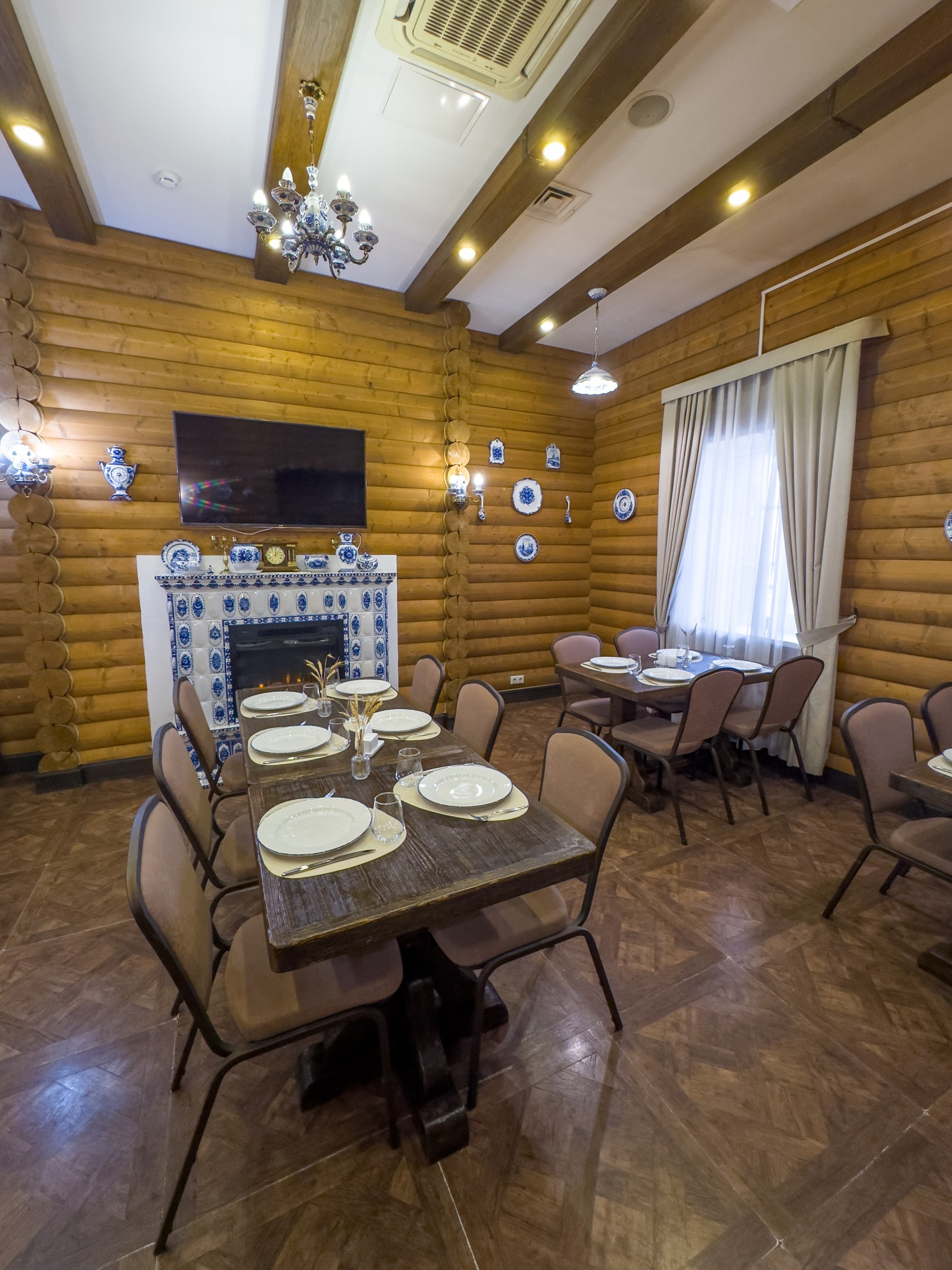 Банкетный зал «Гжель», ресторана «Дача ". Фотограф в Оренбурге. Профессиональный фотограф