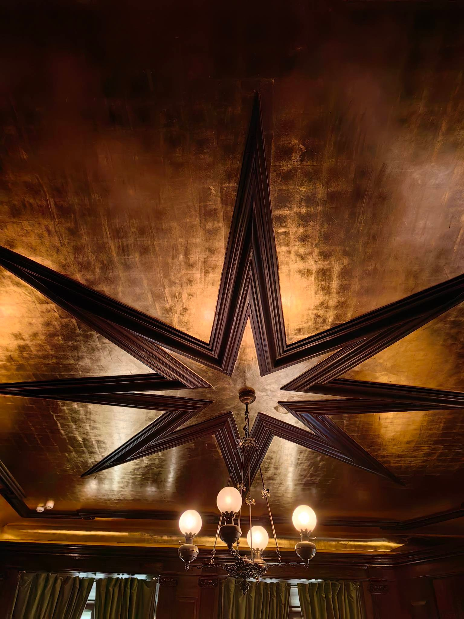 Несвижский замок в Беларуси. Купить картину на холсте для интерьера|художник | дизайнер | архитектор Сергей Ратчин в Москве