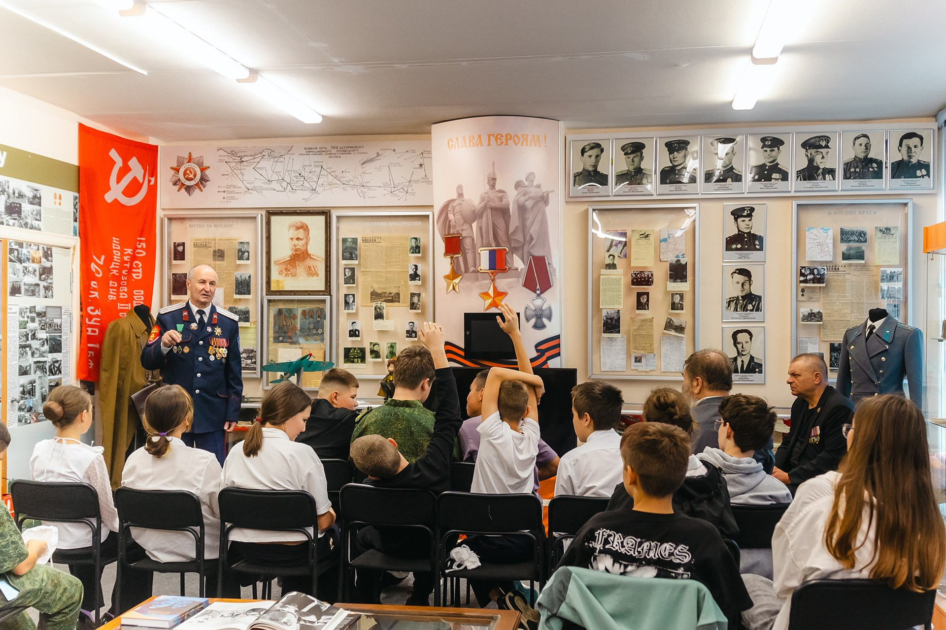 Урок мужества в ГБОУ Школа 956 города Москвы. Фото и видео проект о героях ВОВ, Чернобыльцах, Афганцах