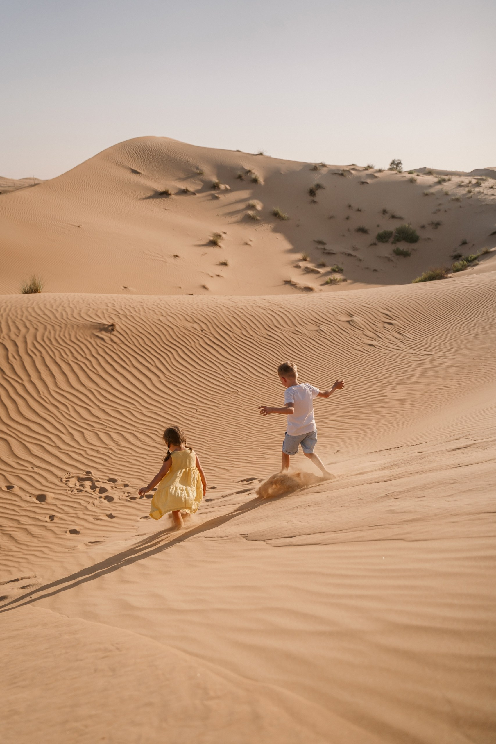 Family photographer in abu dhabi dubai sharjah fujeirah