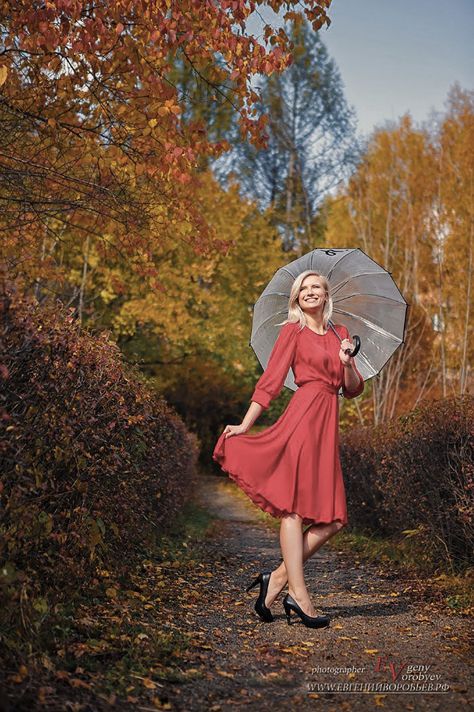 фотосессия фотограф Красноярск красивая девушка цены расписание заказать онлайн экскурсионное обслуживание трансфер на комфортабельном микроавтобусе индивидуальный тур Красноярск экскурсии фото интересные места что посмотреть куда сходить что посетить достопримечательности Красноярска фототур фотосессия аренда кабриолета аренда микроавтобуса трансфер цена заказать экскурсию программа маршрут смотровые площадки видовые красивые места Национальный парк заповедник Столбы Дивногорск Красноярская ГЭС путешествие туристический маршрут место силы Часовня Параскевы Пятницы Коммунальный мост остров Татышев Бобровый лог Николаевская сопка набережная Енисея село Овсянка музей Астафьева Караульная гора Виноградовский мост гид экскурсовод индивидуальная экскурсия фотосъемка виды на Енисей фанпарк Бобровый лог парк флоры и фауны Роев ручей Торгашинский хребет скала Такмак вантовый мост куда сходить