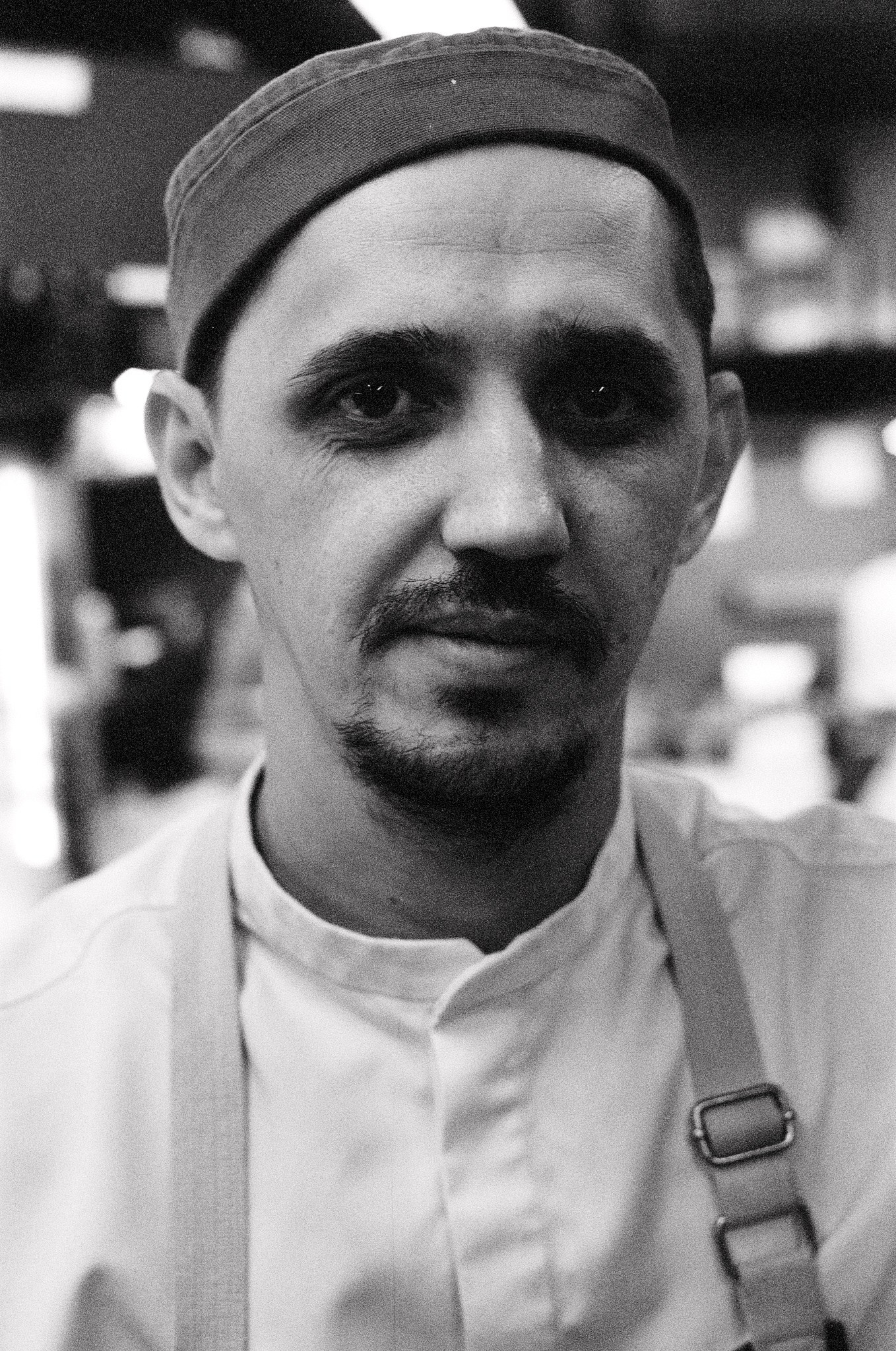 Люди. Персоны. Другой Павел Поцелуев — плёночная фотография и мастерство мясного дела