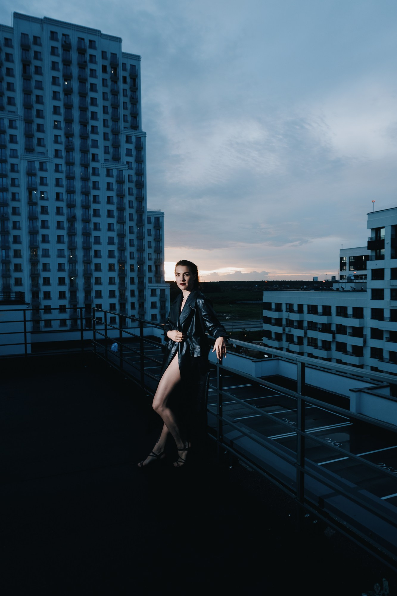 Уличная фотосессия на крыше в Тюмени | Фотограф Дарья Мустафина