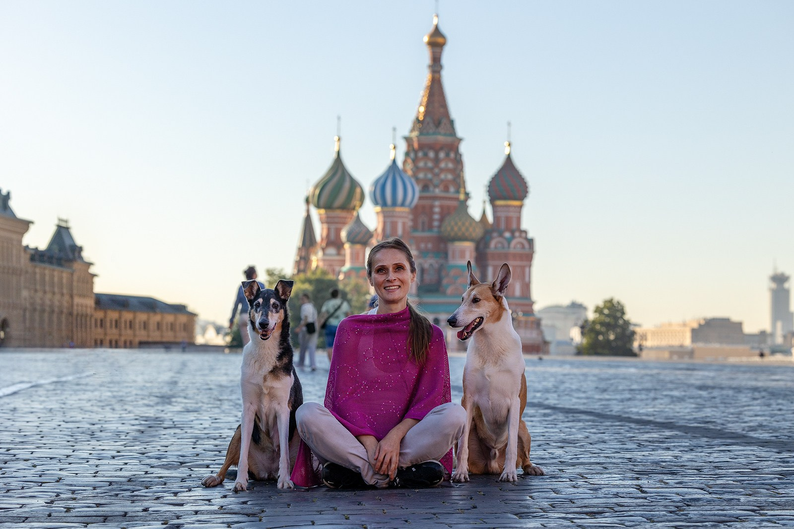 Винтик и Вита в городе. Фотограф-анималист Natalia Deingel | Фотосъемка собак в Москве