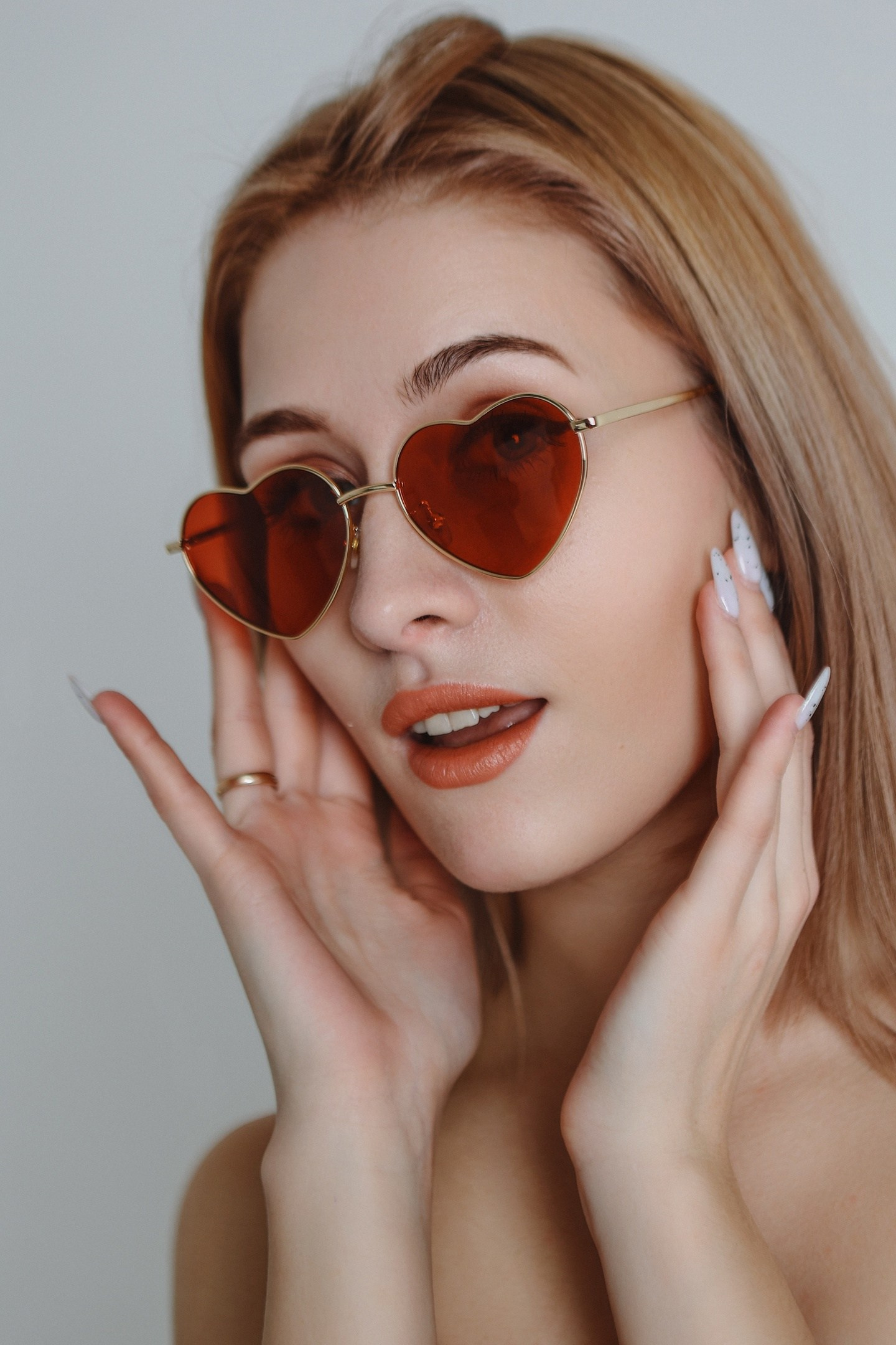 Аренда аксессуаров и одежды. Фотограф Vivien Rocher г. Москва