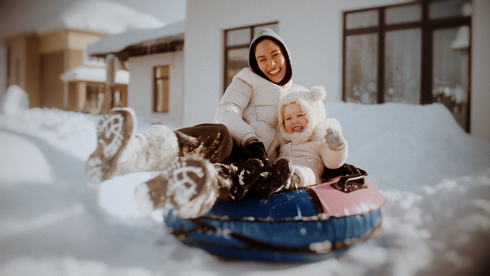 Семейное кино. ВИДЕОГРАФ, РЕЖИССЕР — КАТЯ ГУСЕВА