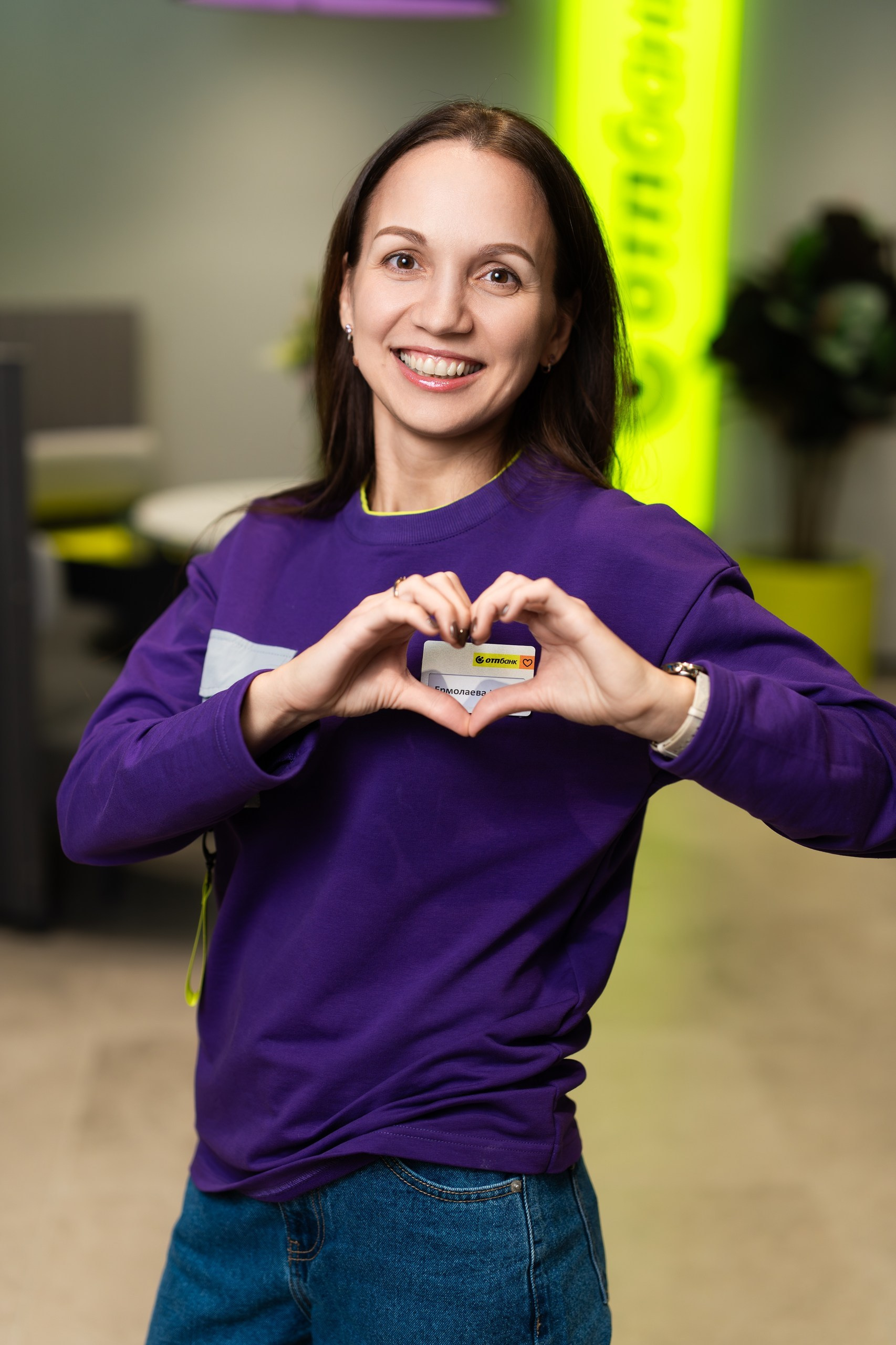 Открытие нового офиса ОТП Банка в Уфе — интерьер, сотрудники, ленточка