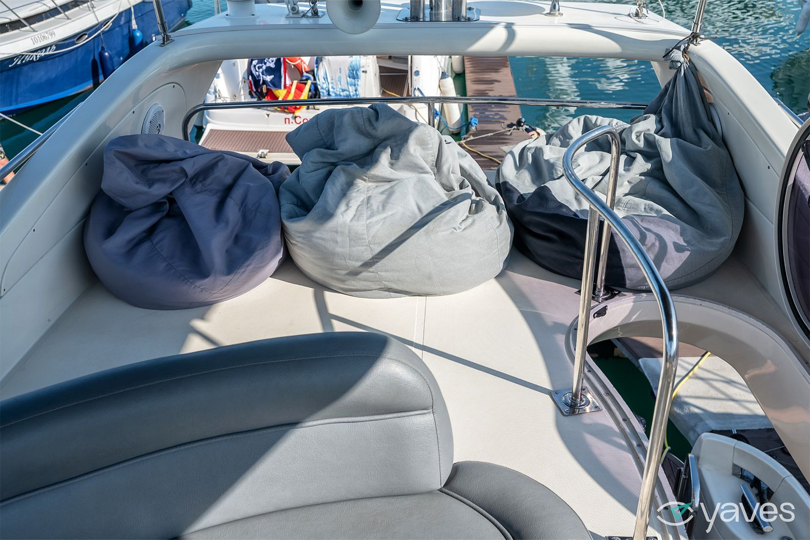 Двухпалубные яхты в Сочи. Аренда Яхт и Катеров в Сочи