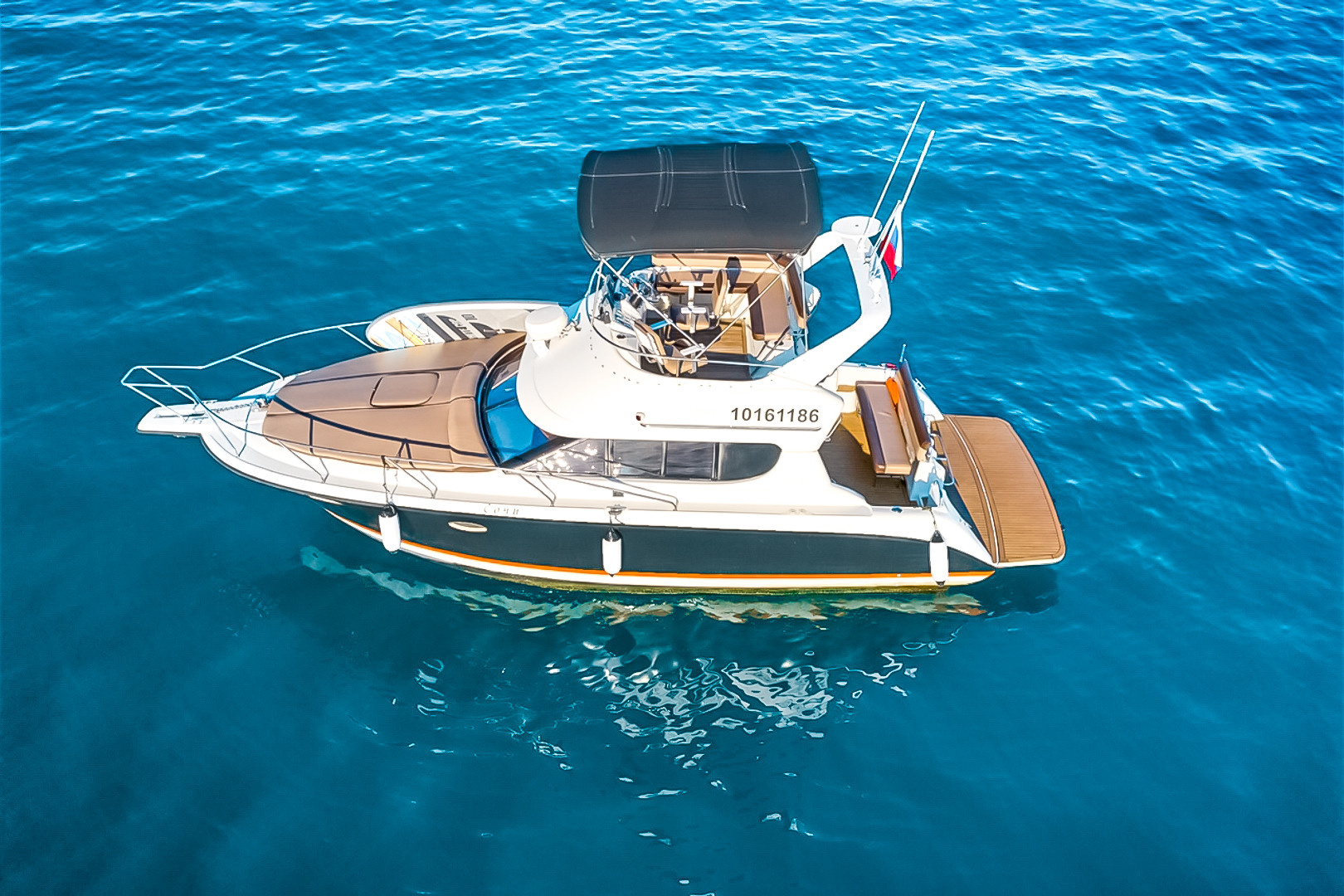 Двухпалубные яхты в Сочи. Аренда Яхт и Катеров в Сочи