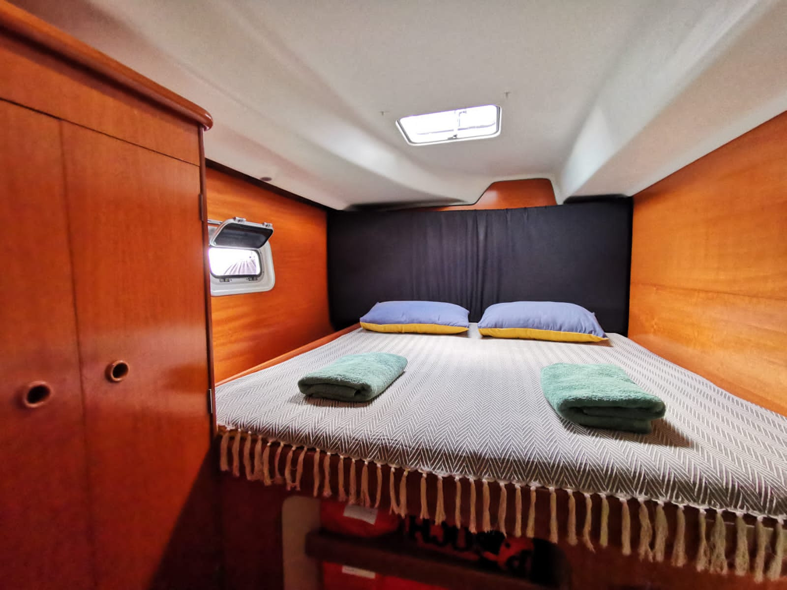 Парусно —моторные яхты и катамараны в Сочи. Аренда Яхт и Катеров в Сочи