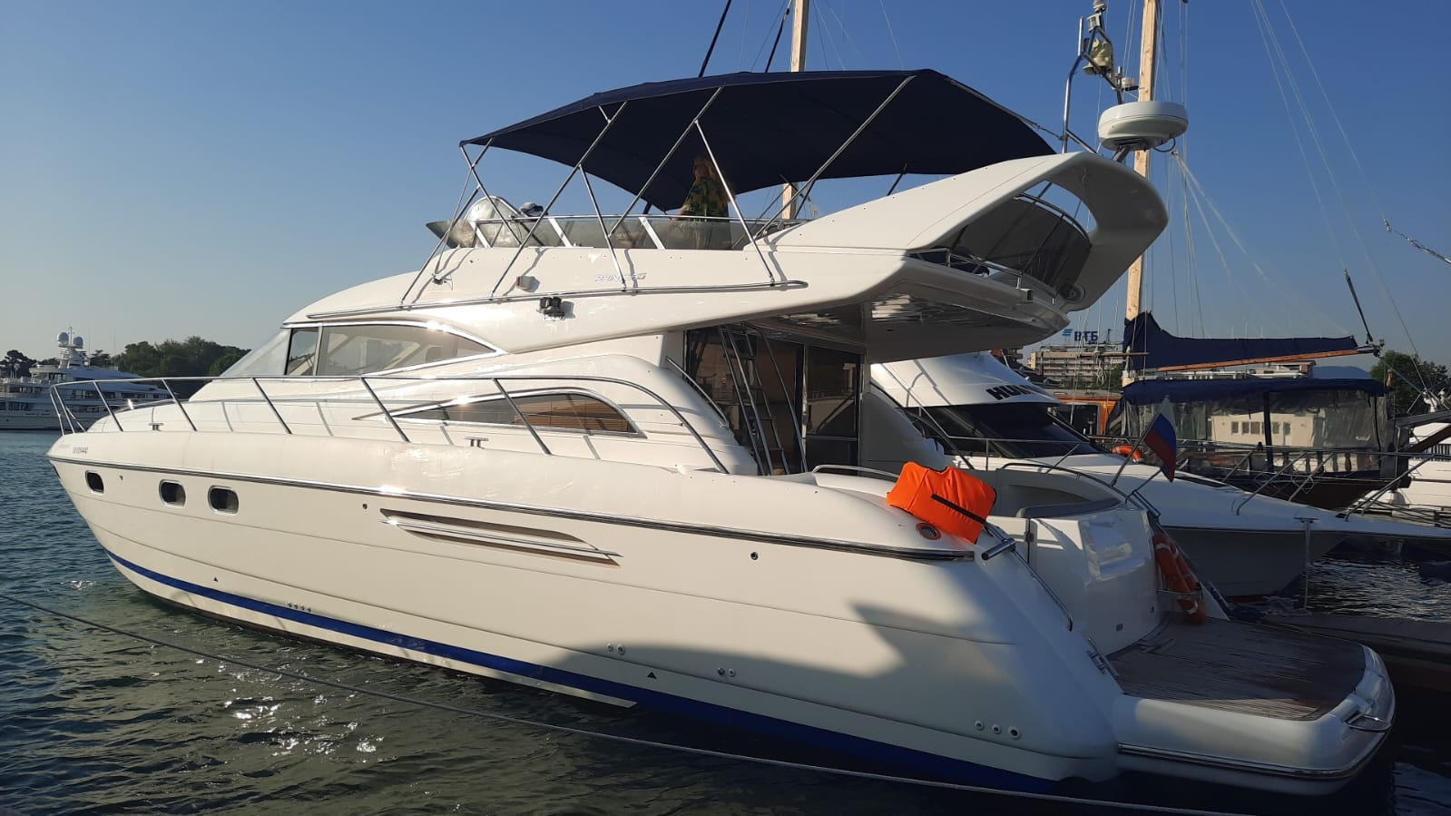 Премиум яхты в Сочи. Аренда Яхт и Катеров в Сочи