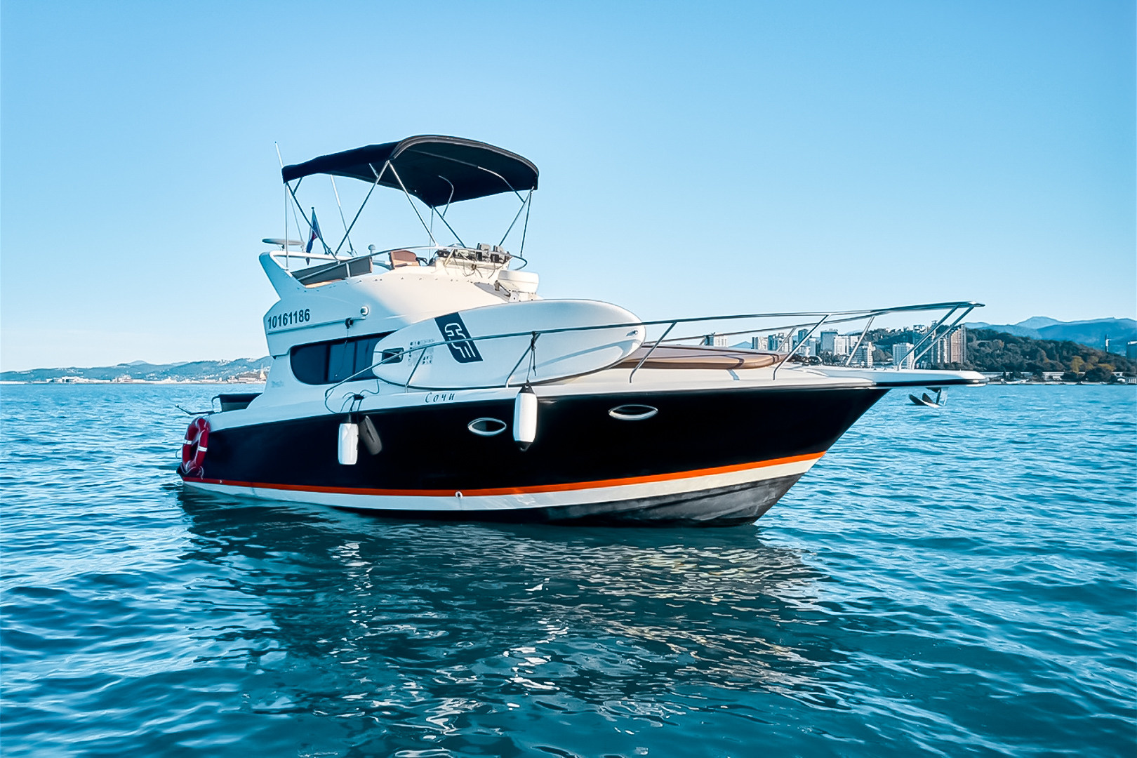 Двухпалубные яхты в Сочи. Аренда Яхт и Катеров в Сочи