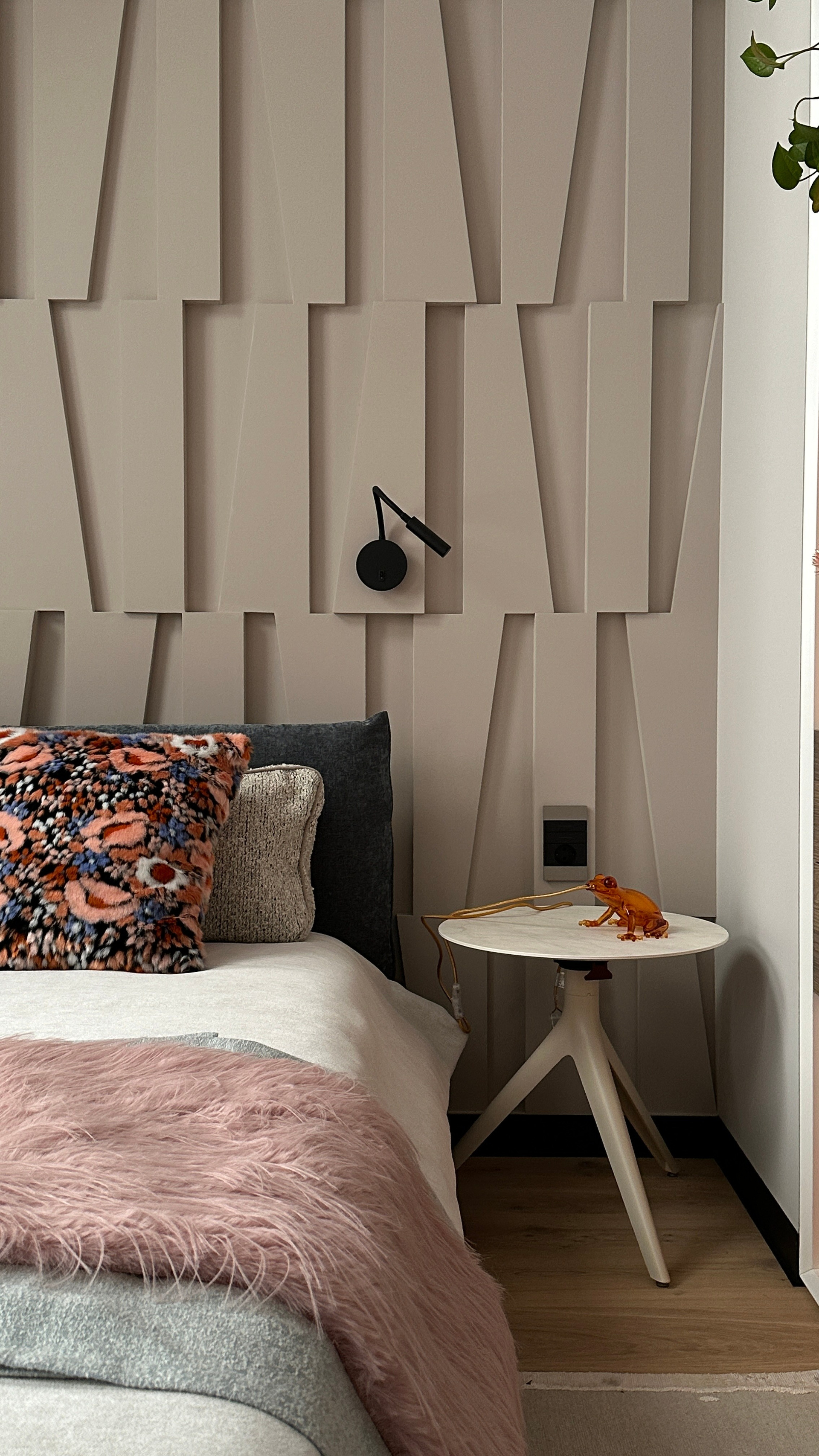 Reels: Пентхаус с яркими акцентами. Интерьерный фотограф Дима Птицын и стилист Дарья Копылова