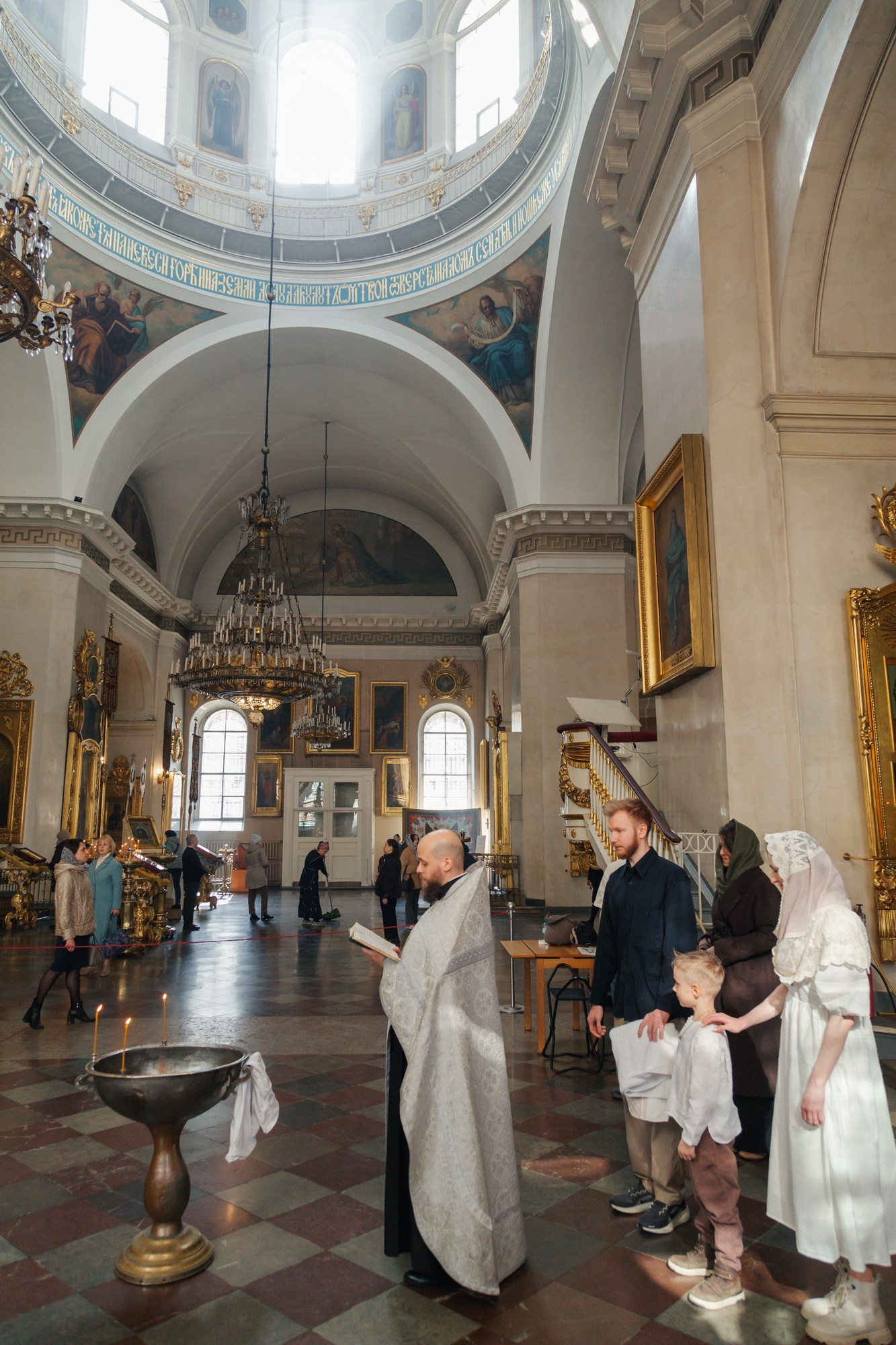 Фотограф на Крещение — Спасо Преображенский собор. Фотограф крещение венчание в Петербурге! Помогает подобрать храм и посоветовал душевного батюшку в СПб