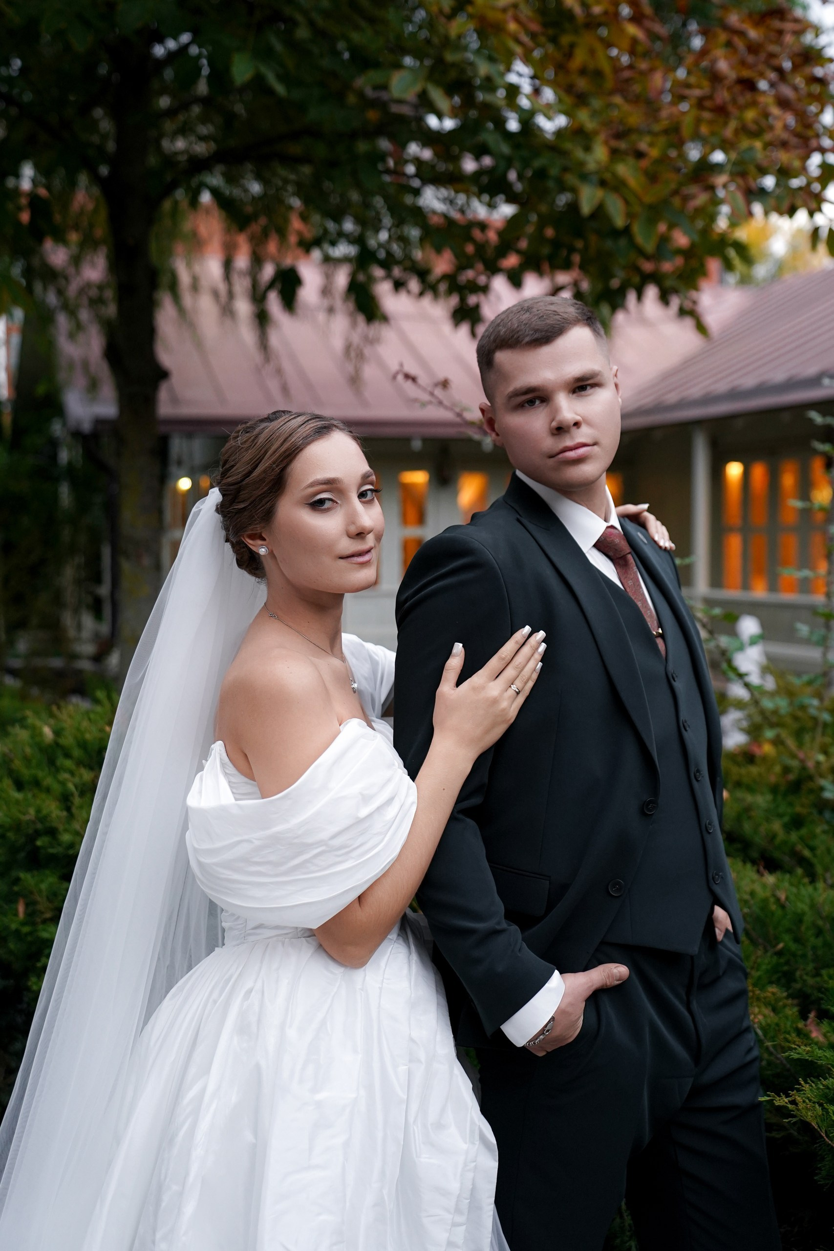 Фотограф и видеограф на свадьбу в Ростове-на-Дону 2026. Профессиональная работа, качественный результат. Свадебный фотограф в Ростове-на-Дону. Таинство Крещения и Венчания, семейные фотосессии. Алёна Чёботова