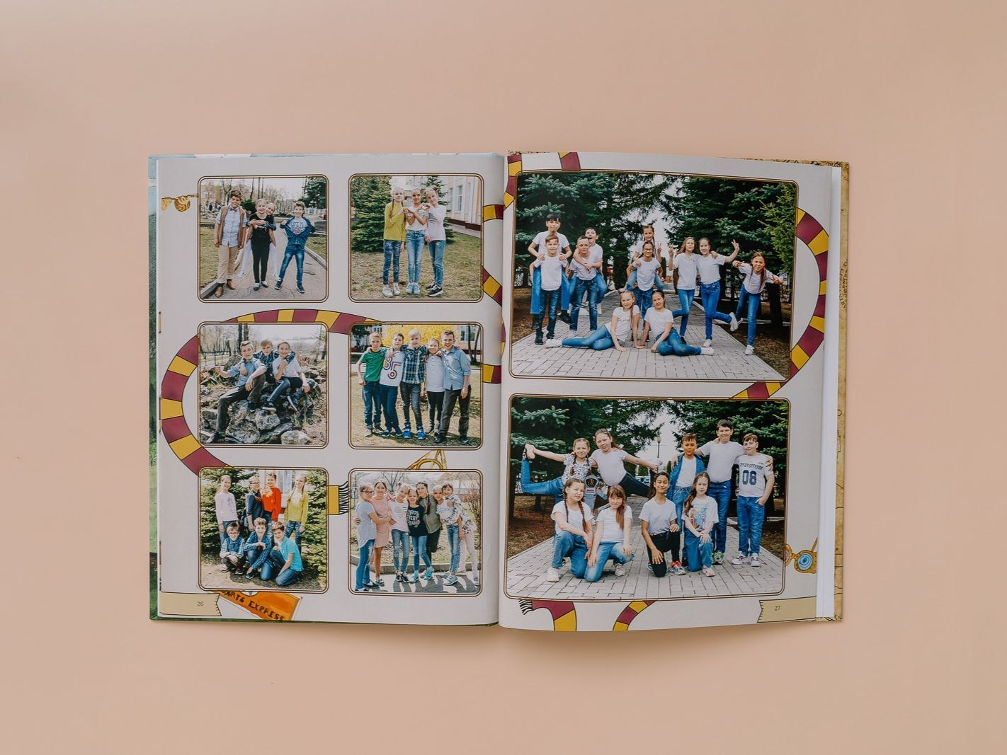 Выпускные альбомы 4 классов. Фотограф Николай Селуков