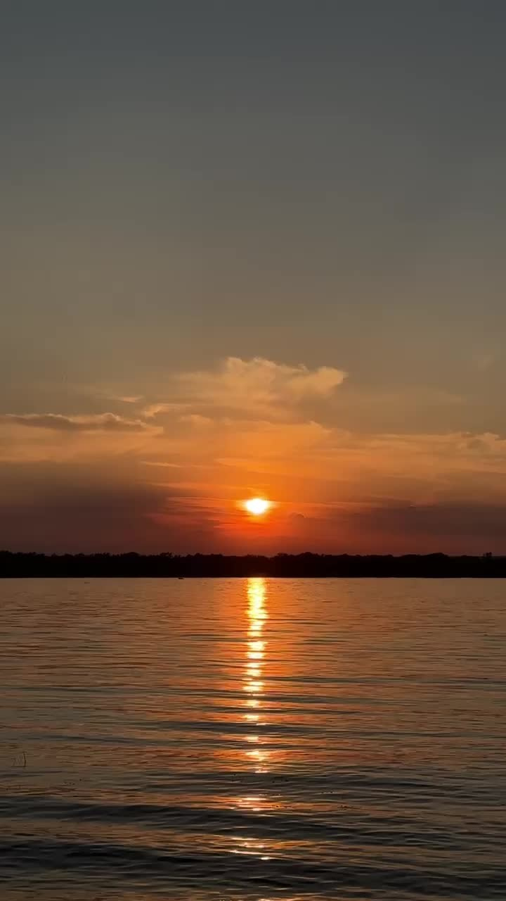 Reels: VOLGA ZEN APARTMENT. Интерьерный фотограф Дима Птицын и стилист Дарья Копылова